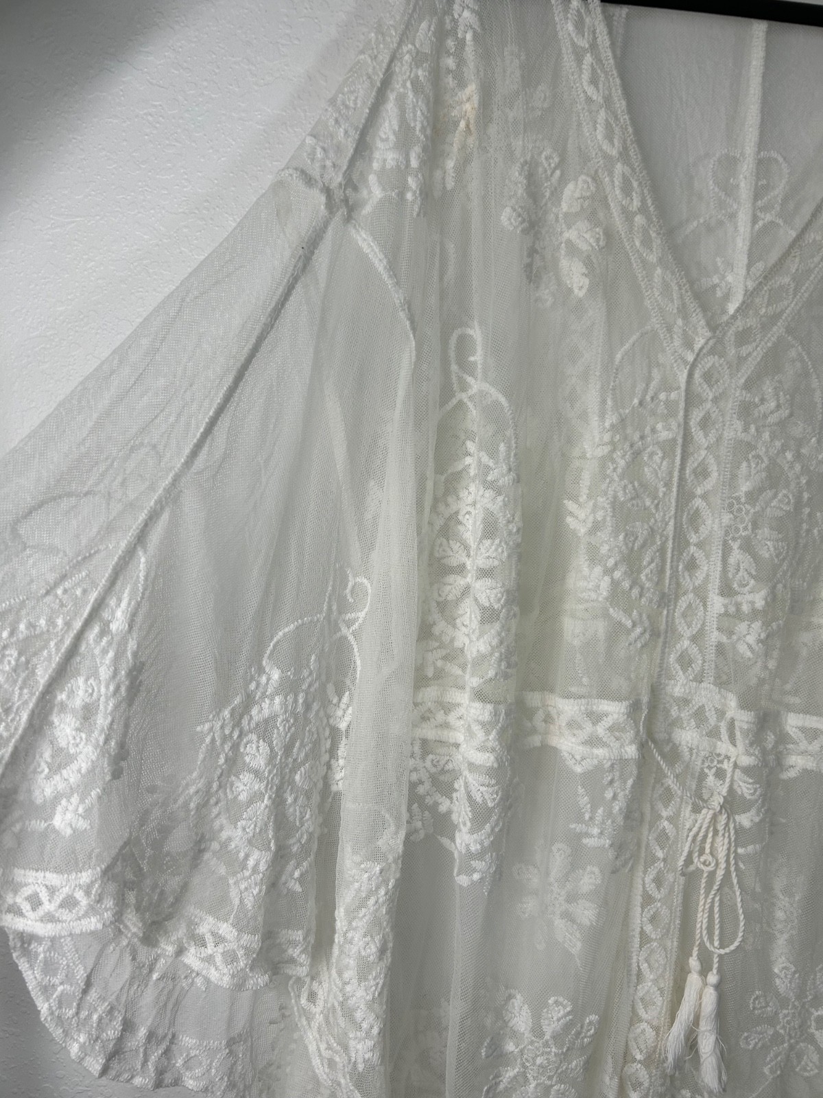 Lace Kimono Cover Up Size 2X Sheer White Bell Sleeves Boho Beach Vacation Resort