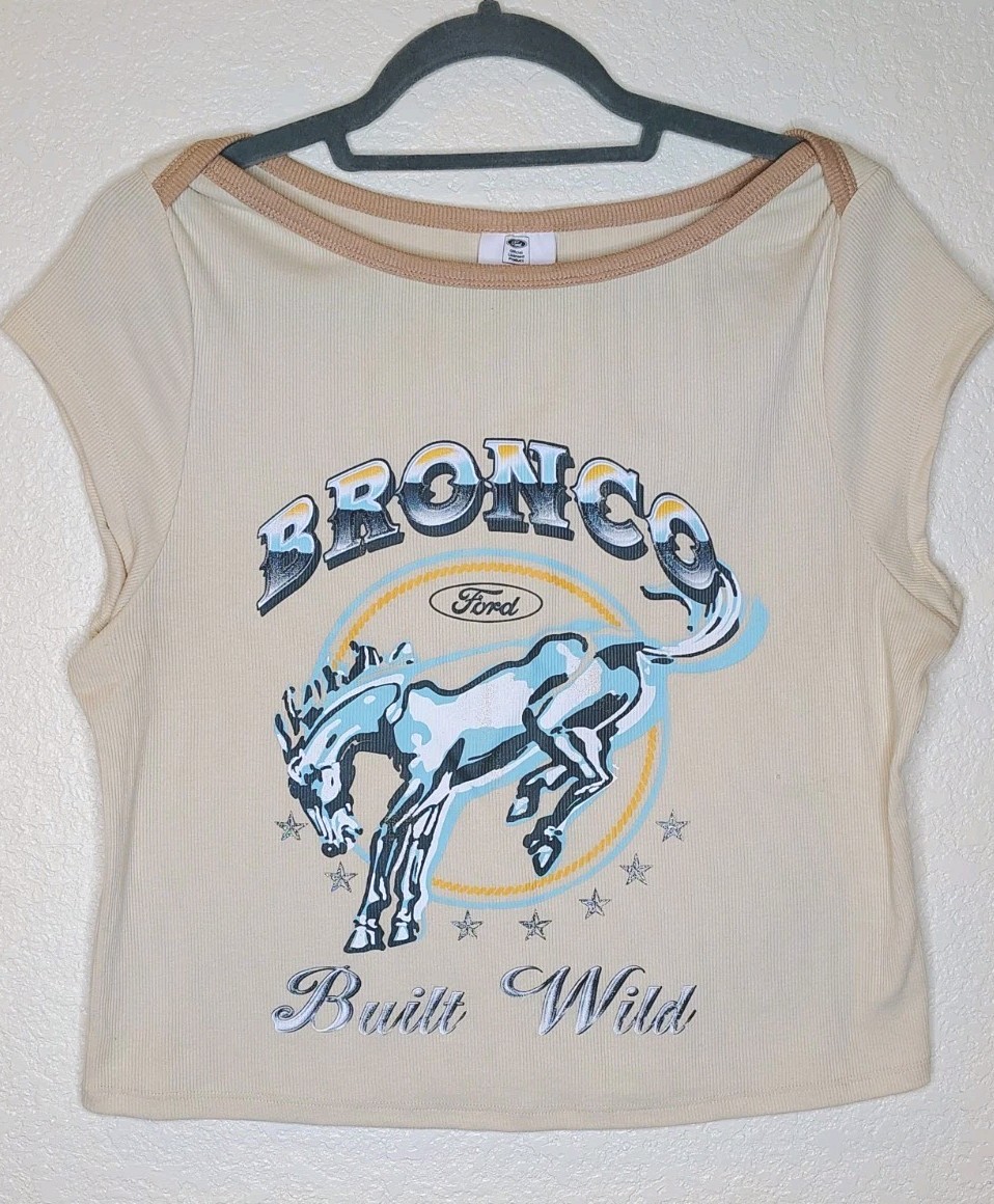 Ford Bronco Size Large “Built Wild” Womens Graphic Tee Top Cropped Beige