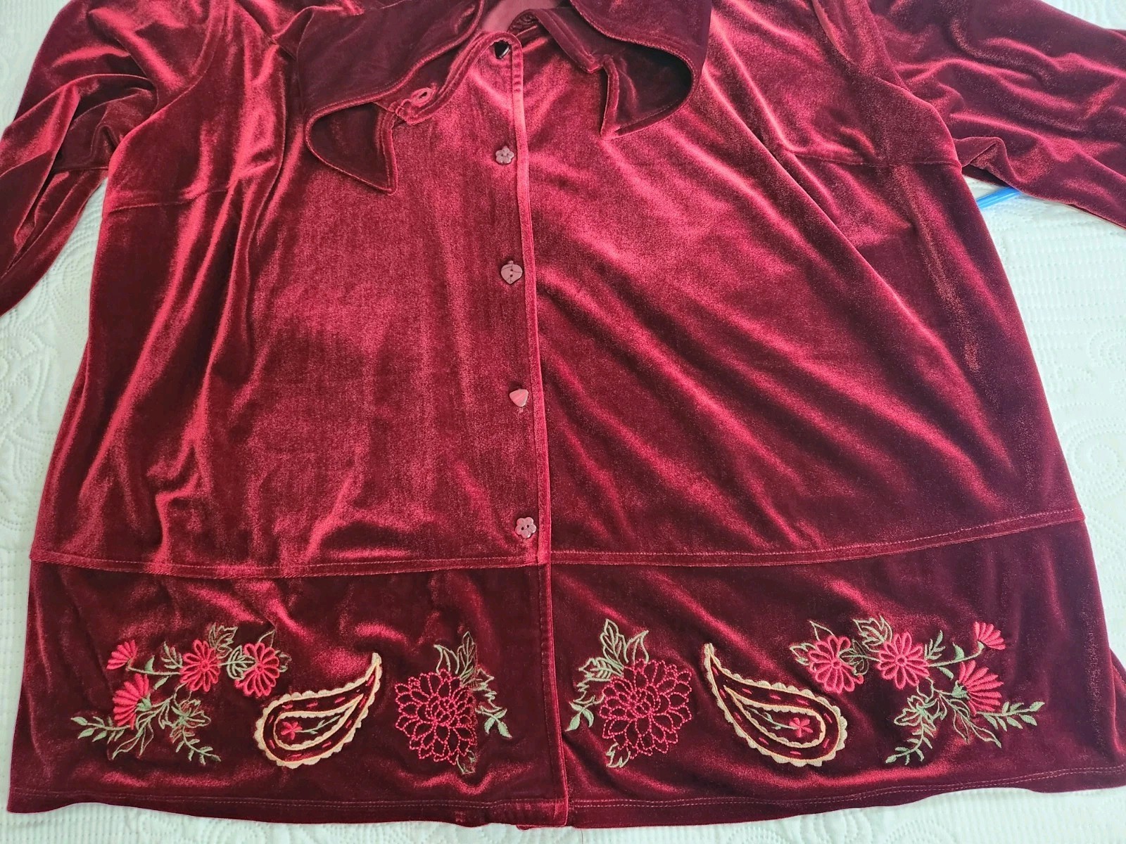 Studio Ease Burgandy Velour Top Blouse 24W Floral Embroidered Hem Button Accents