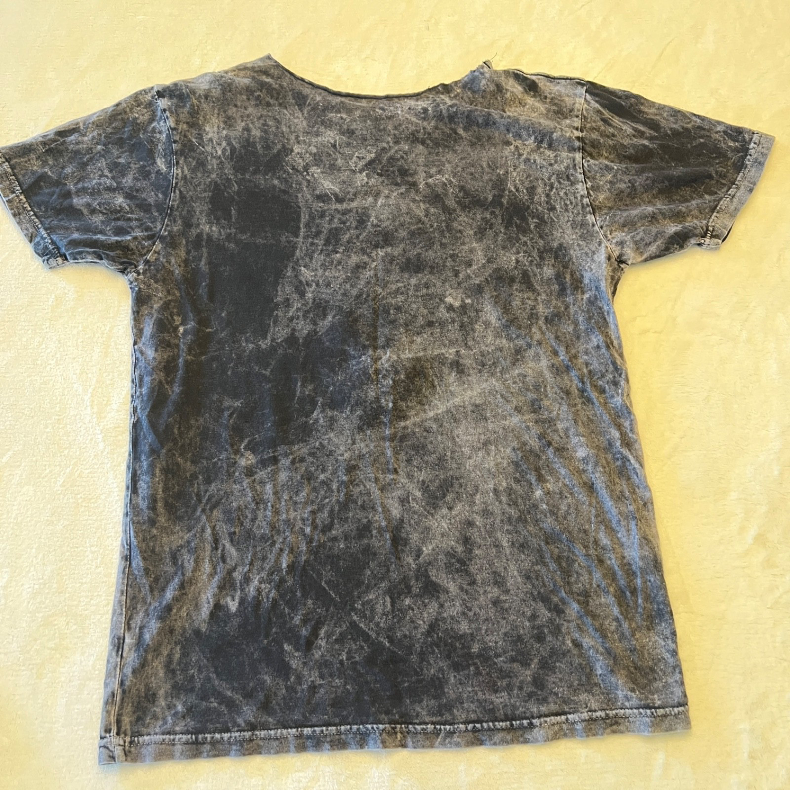 pas de chat stone wash dark grey cut out neck t-shirt with leopard