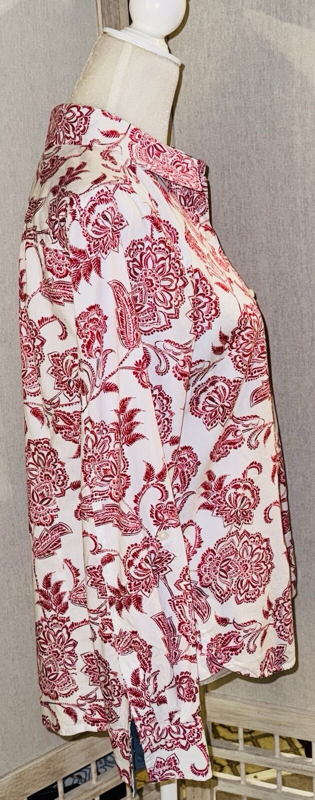 Tommy Hilfiger Blouse Medium Flip Cuffs Red Paisley Button Shirt Top Roll Tab