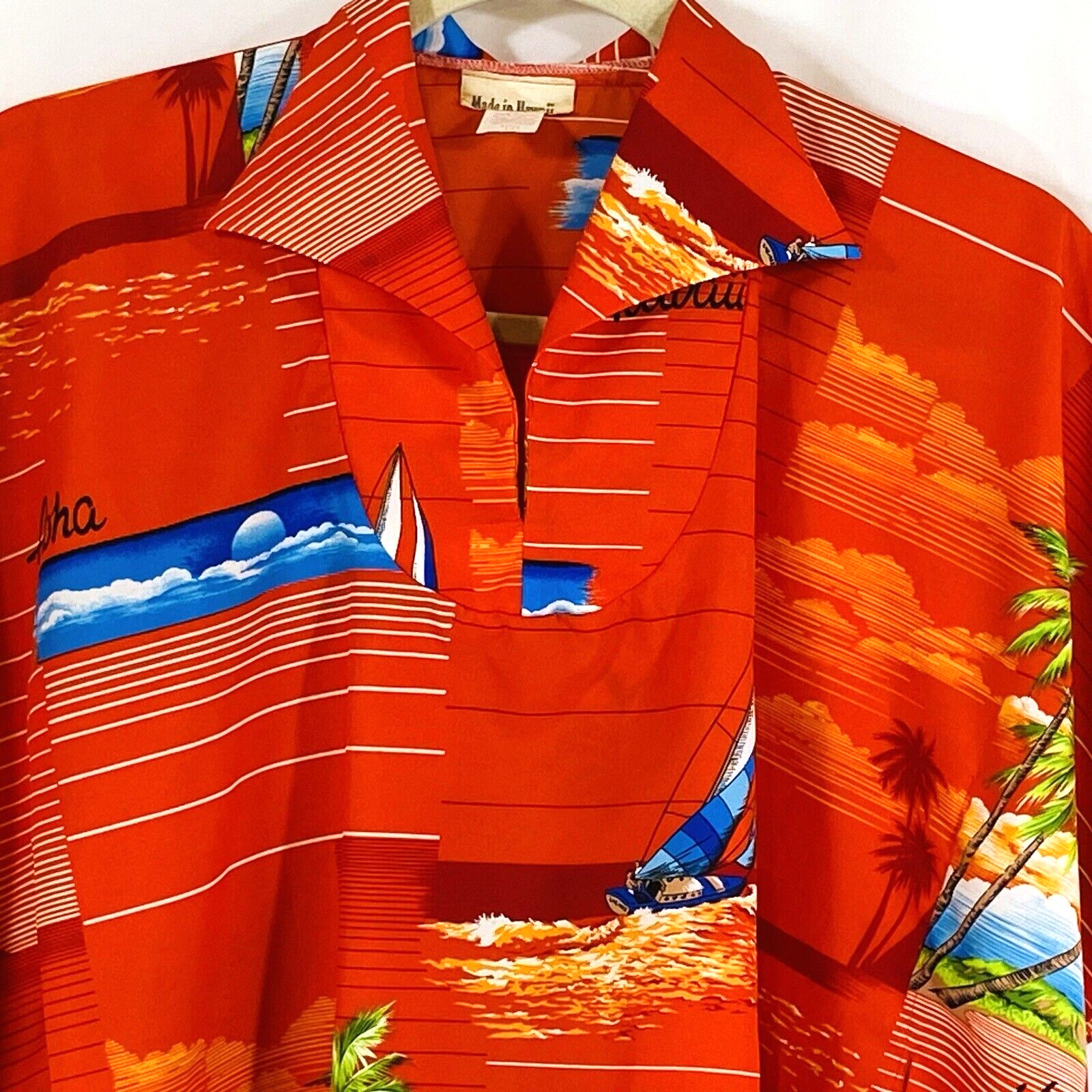 Vintage Made in Hawaii Poncho Circle Top Red Aloha Diamond Head One Size 1970s