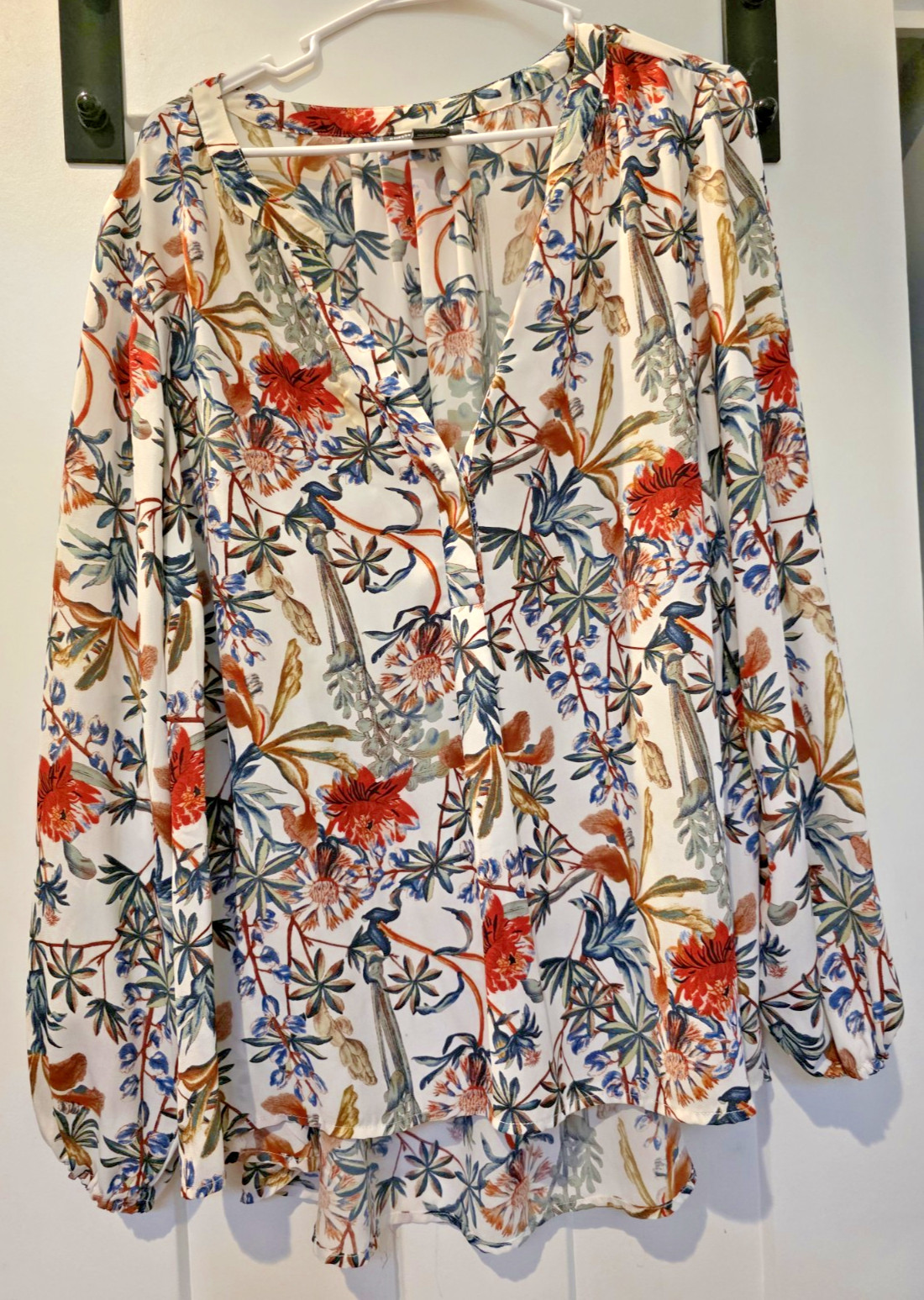 Chelsea & Theodore White Floral Polyester V-Neck Blouse Plus 3X
