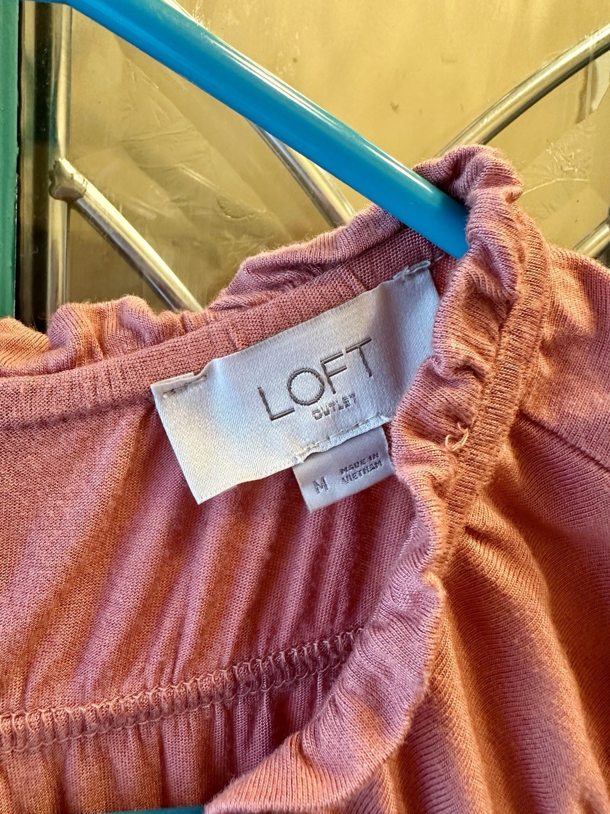 Loft Outlet Dusty Rose Ruched Yoke Blouse Sz Medium Ruffle Cap Sleeve