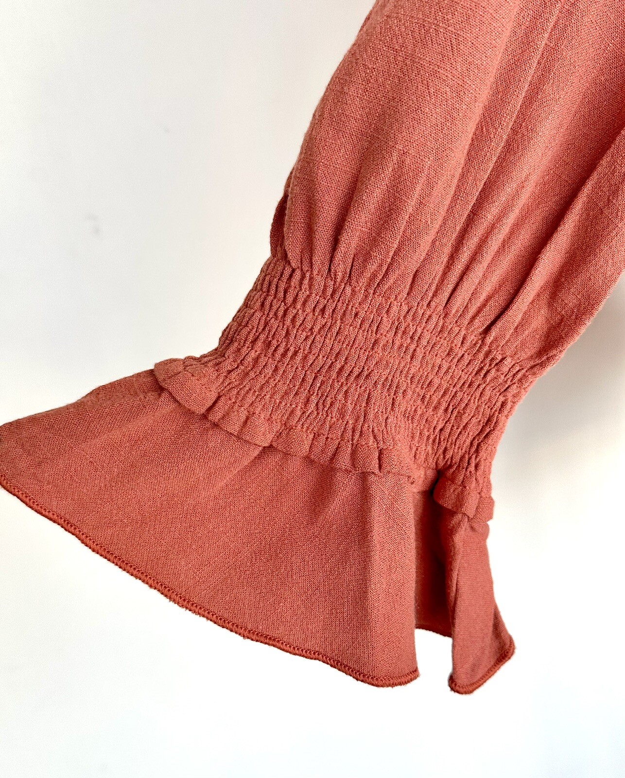 Paisley Vine Linen Mix Ruffle Neck Tunic Top Rust NWT $58 Smocked Cuff Small