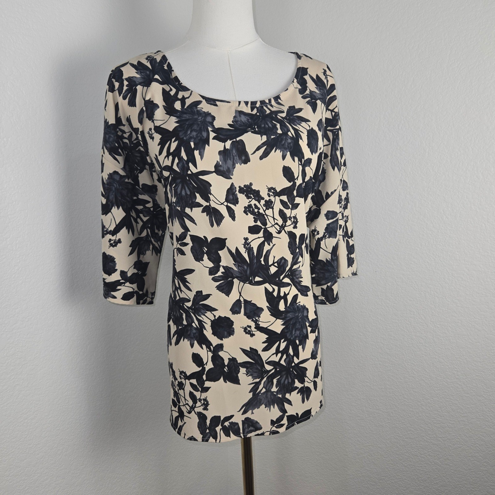 West Kei Julianne Tie Front Floral Blouse Beige Navy XL NEW with tag Stitch Fix