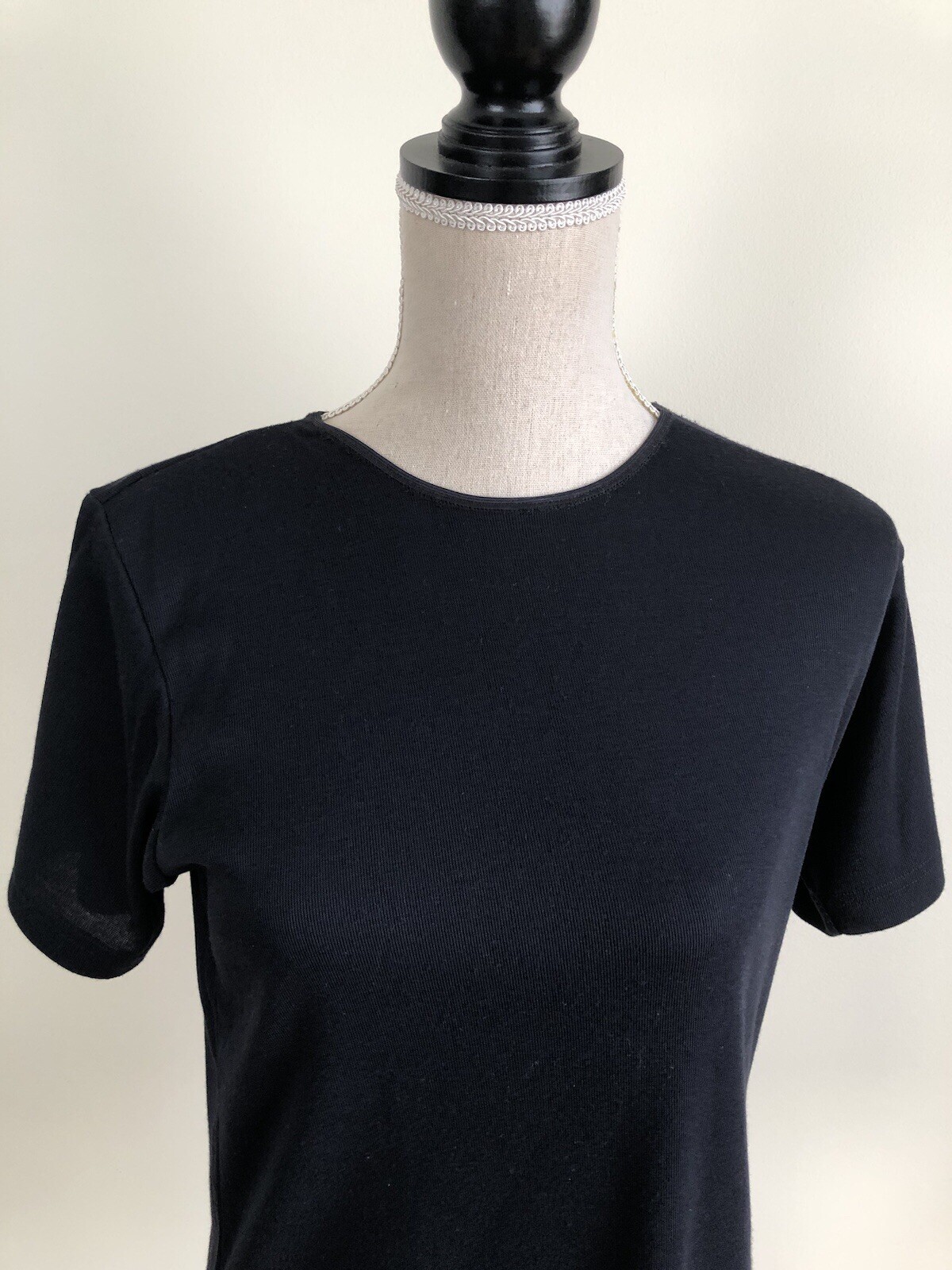 Amanda Smith Petites Women’s Black Knit Short Sleeve Top Round Neck Rayon Blend