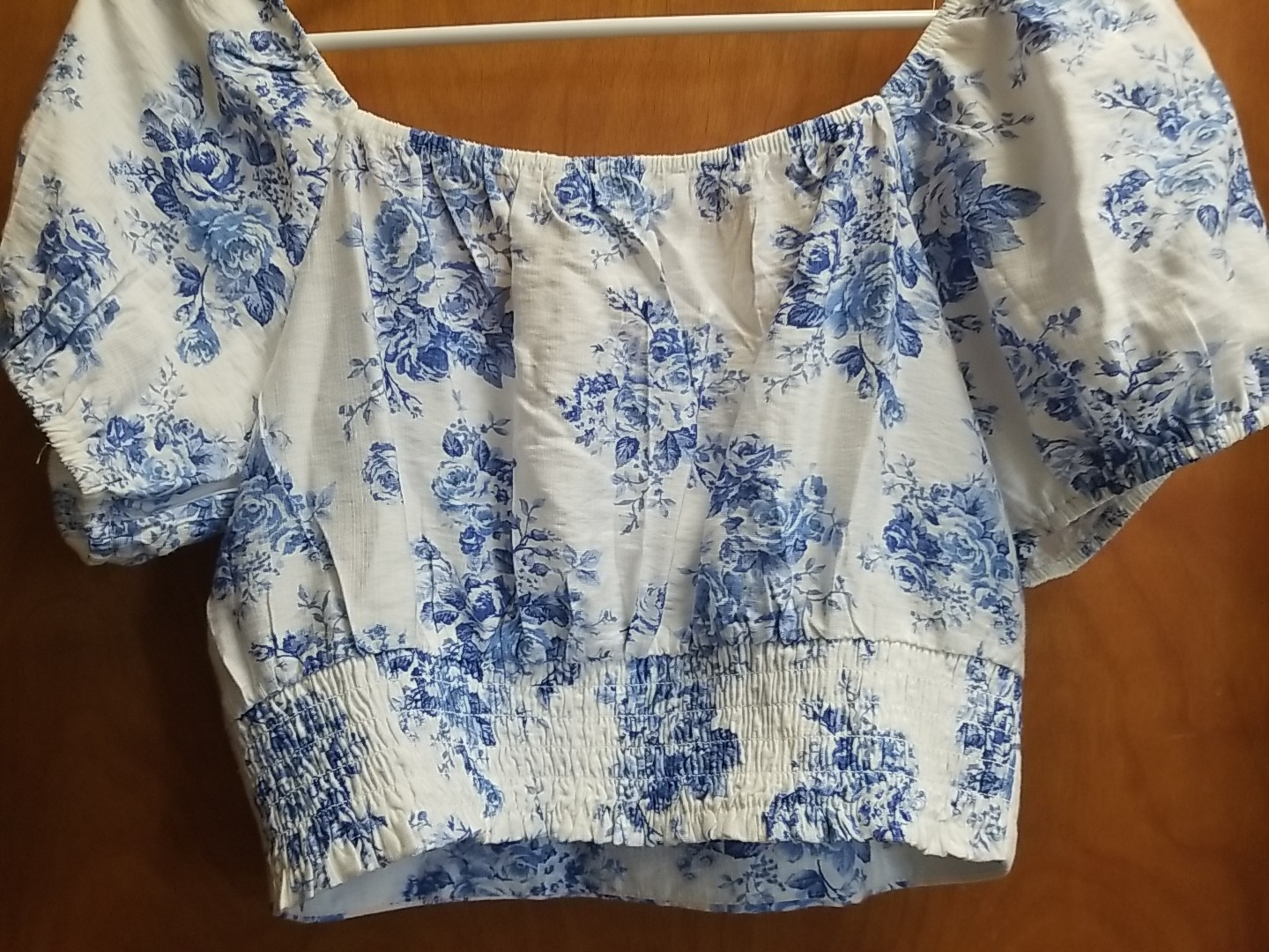 Monteau Top Crop Blue Floral Pattern Puff Sleeve Size M NEW