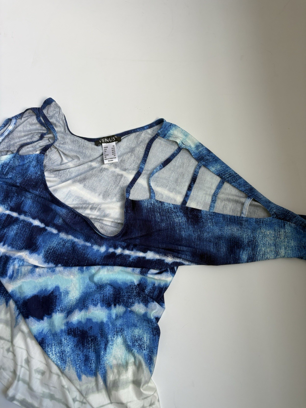 Women’s Knit Top From Venus Cold Shoulder Size Small
