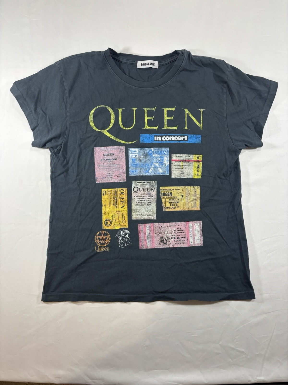 Daydreamer Queen Ticket Collage Graphic T-Shirt Band Tee Size M Cotton