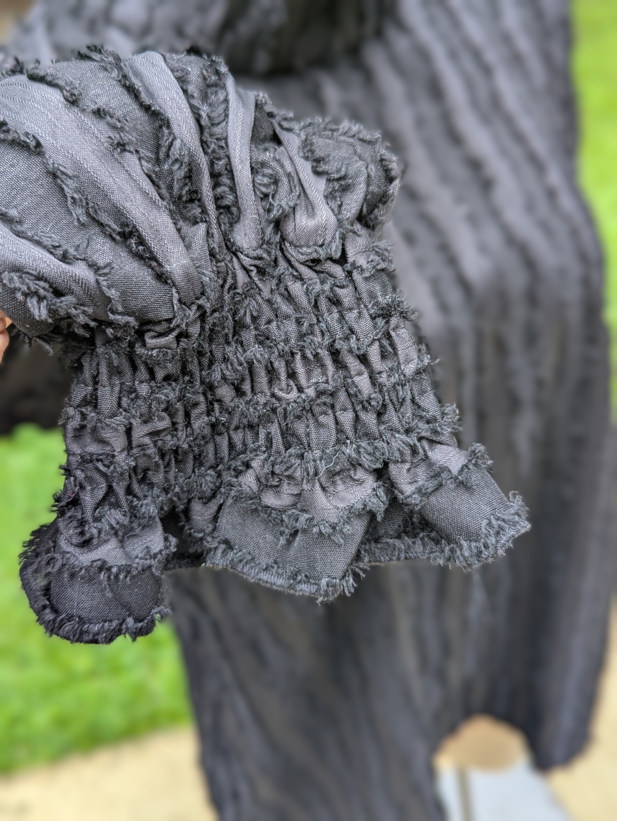 BURU XS Women 2pc Black Eyelash Fringe Ruffled Neck Button Closure Flowy Cuffed