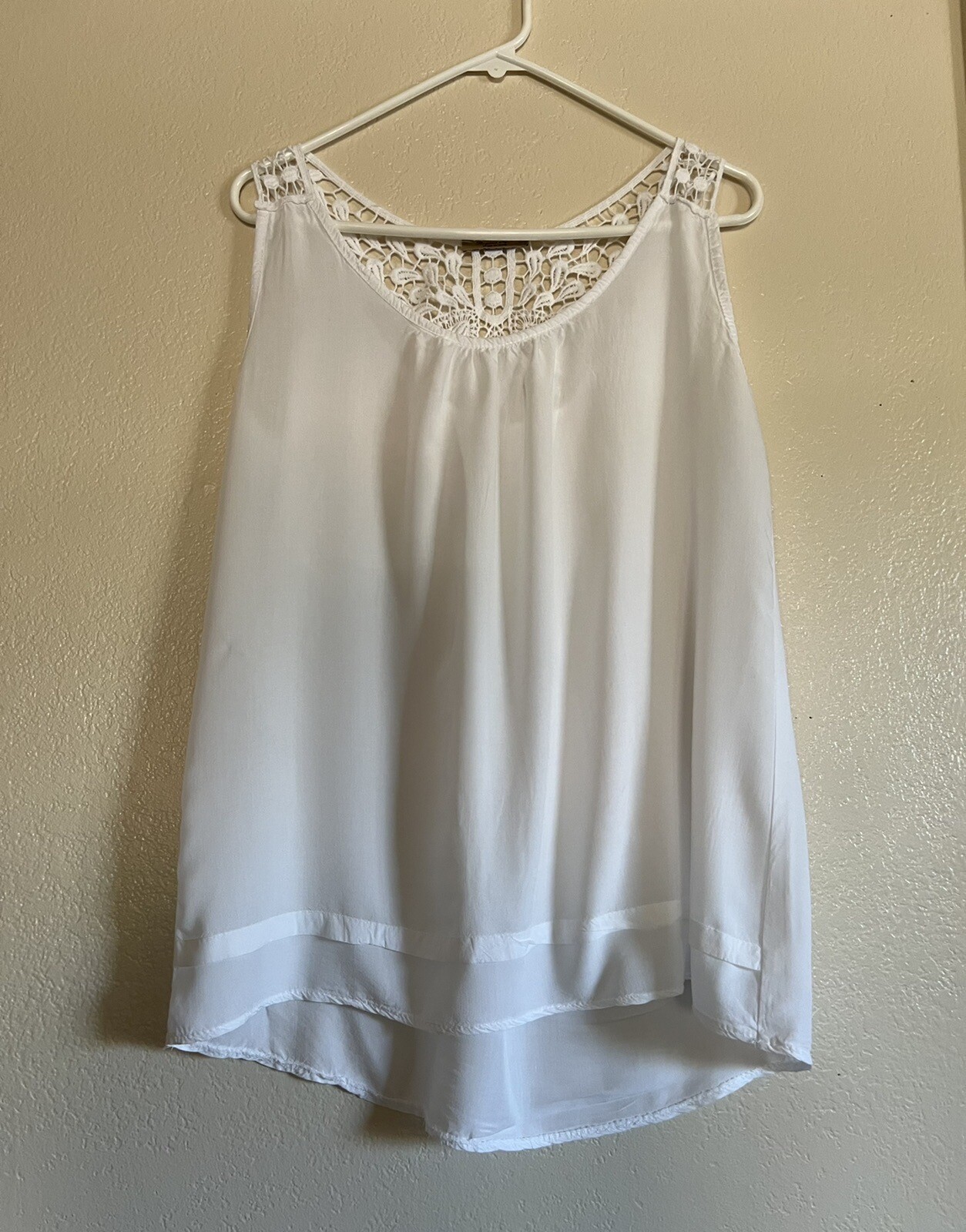 Beyond Capri Womens Top White Size Know Looks Like a Medium Size