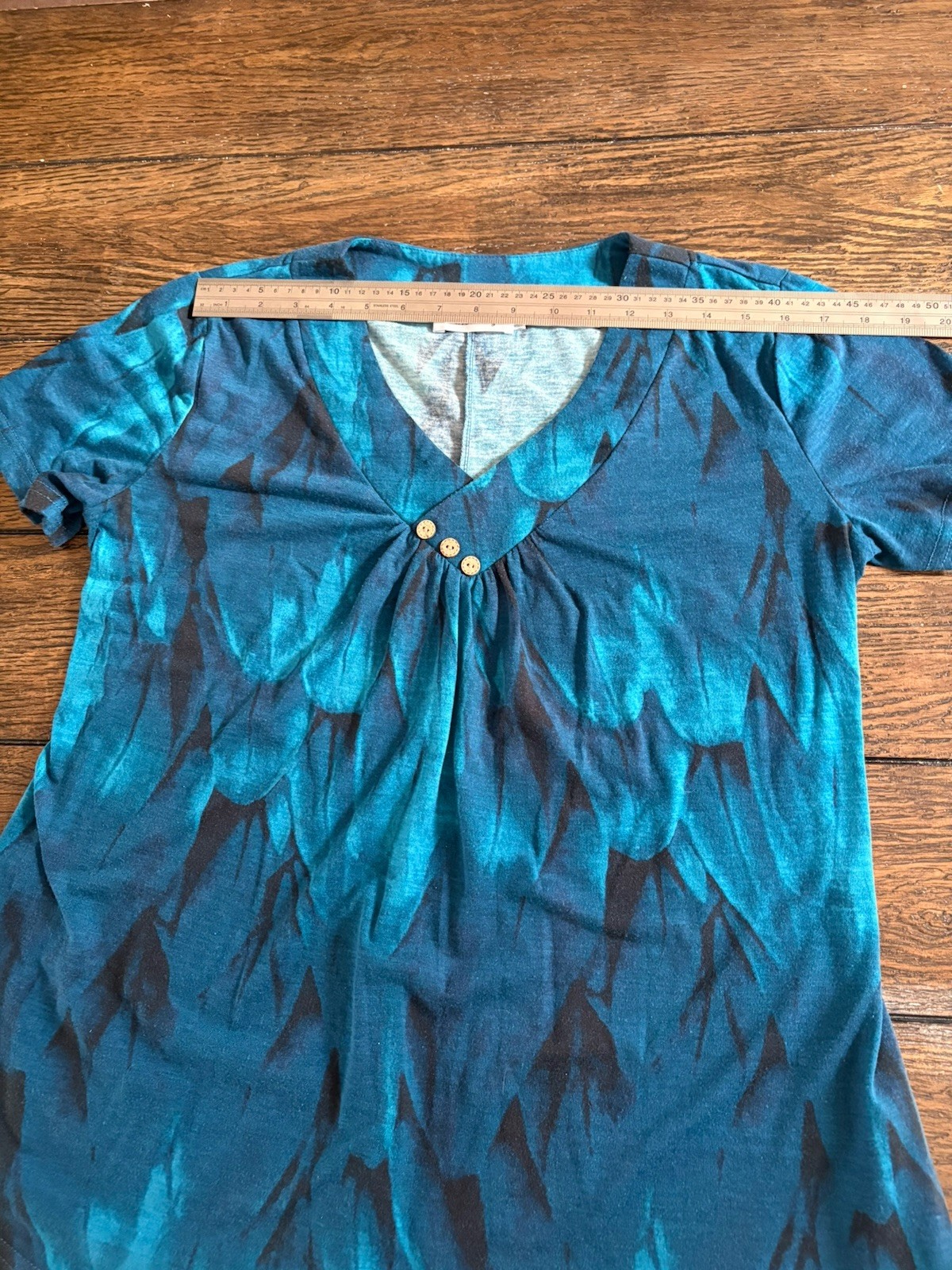 Ninedaily Women’s size L Blue/Black Abstract V-Neck Short Sleeve Blouse