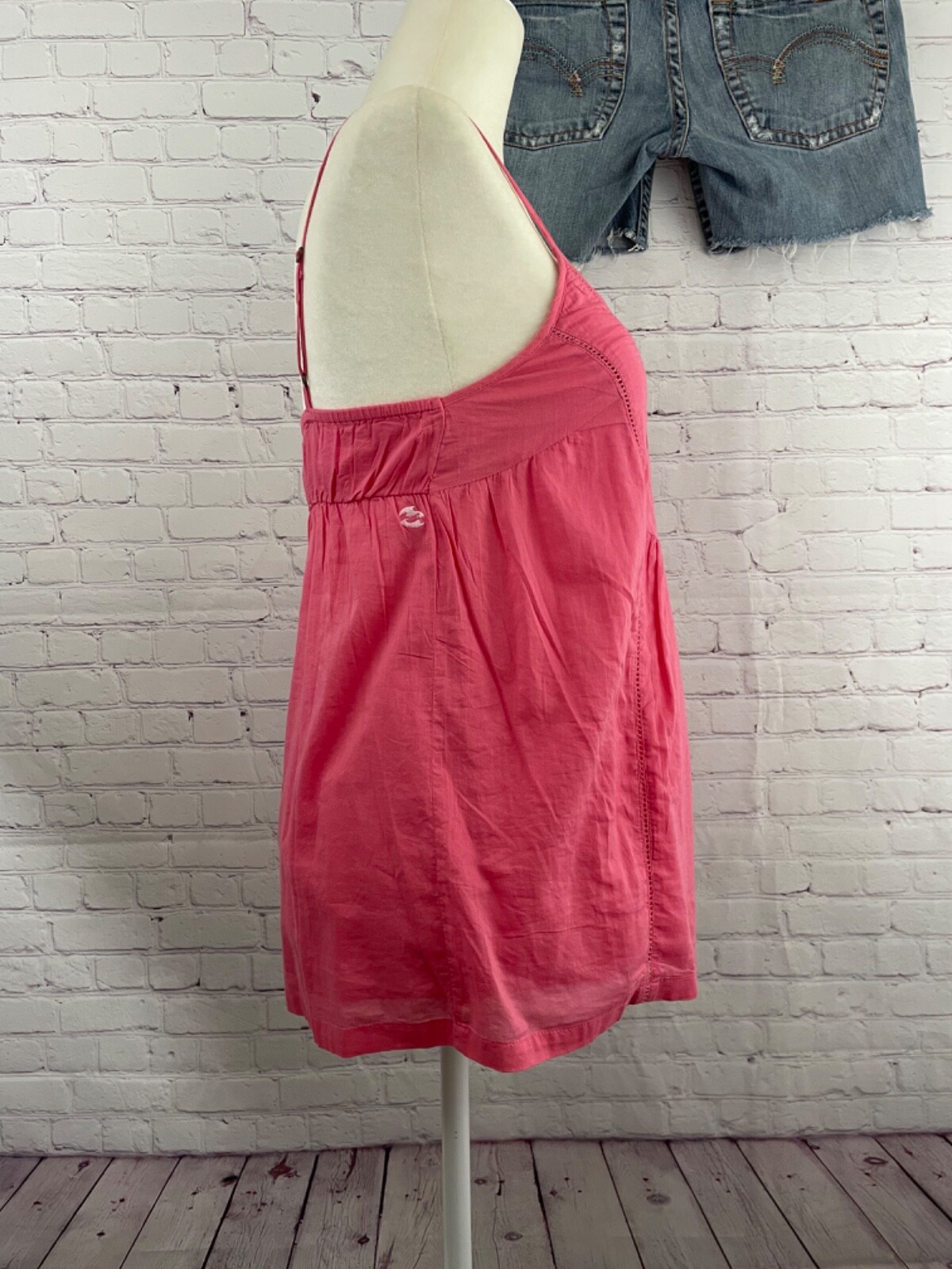 Billabong Women’s Sz M Top Camisole Pink Melon Adjustable Straps Elastic Back