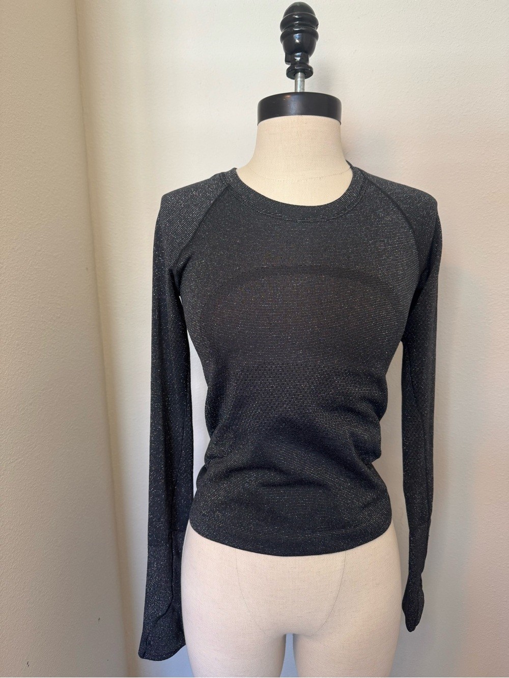 Lululemon Swiftly Tech Long-sleeve Shirt 2.0 Waist Length in Black/Rainbow Lurex