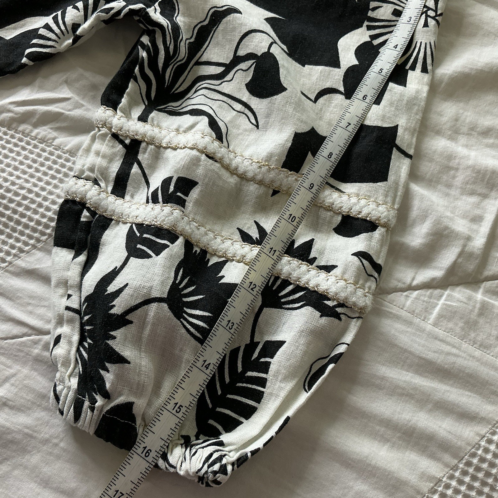 Nicole Miller NY Tropical Linen Peasant Blouse Sz M Boho Travel Coastal Resort