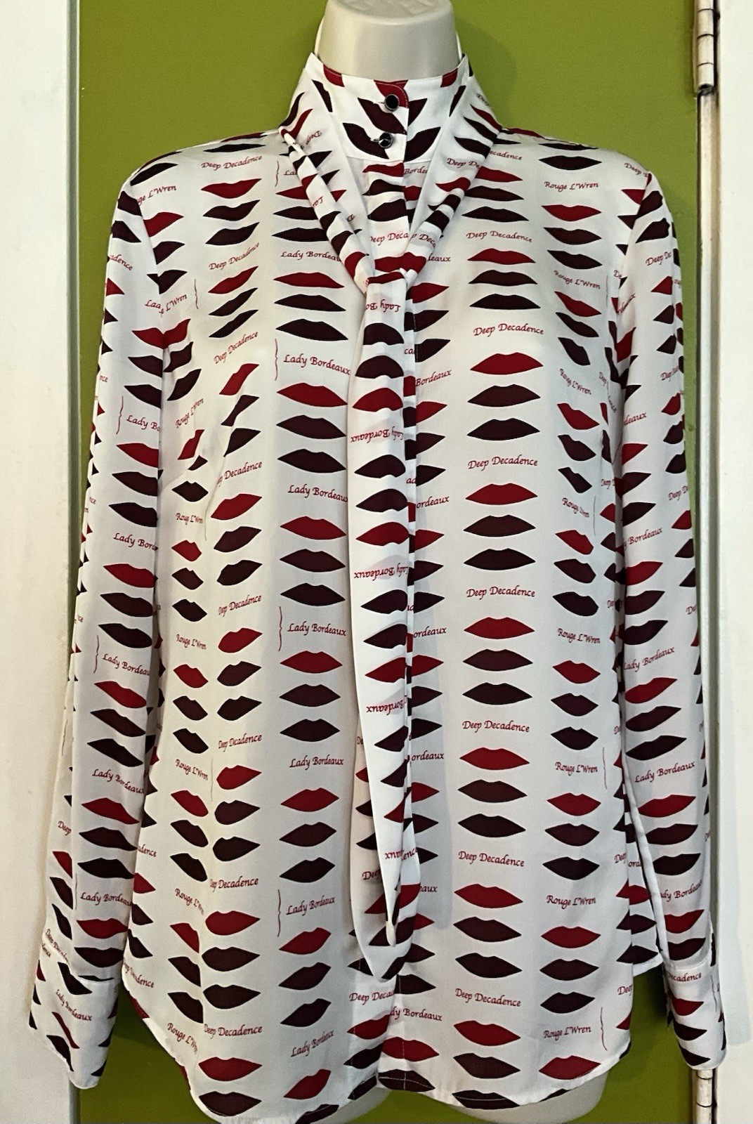 Banana Republic L’Wren Scott Blouse Women’s Sz4 Red Lips Lipstick Whimsical