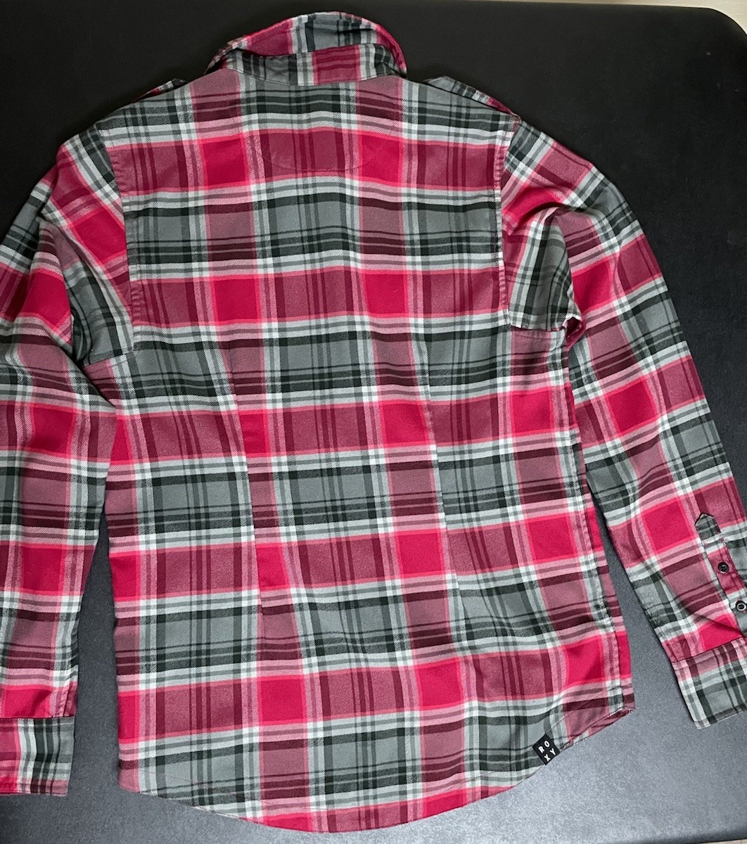 Roxy Flannel Shirt Womens M Red Gray Plaid Long Sleeve Button Up Pockets Collar