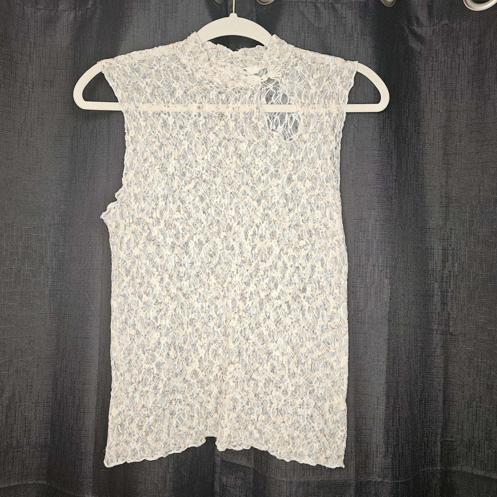 Gimmicks By Bke Floral Lace Cropped Tank Top Size XL Layer Button Keyhole
