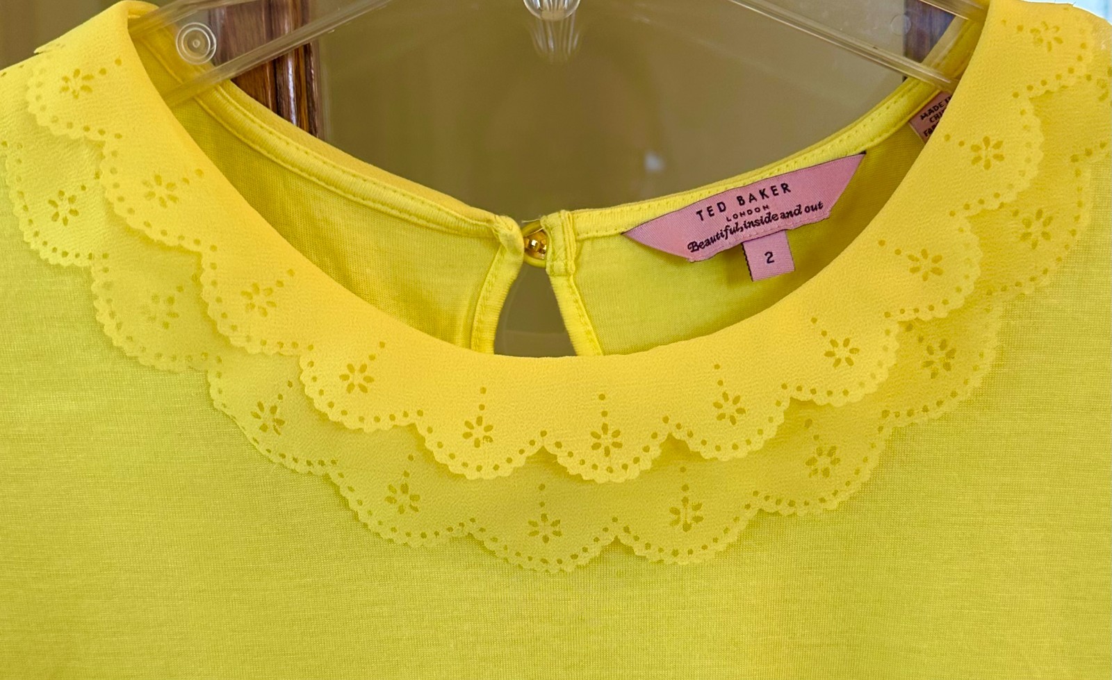 Tom Baker London Yellow Rayon Scalloped Neck Tank Top Sleeveless Size 2 S M