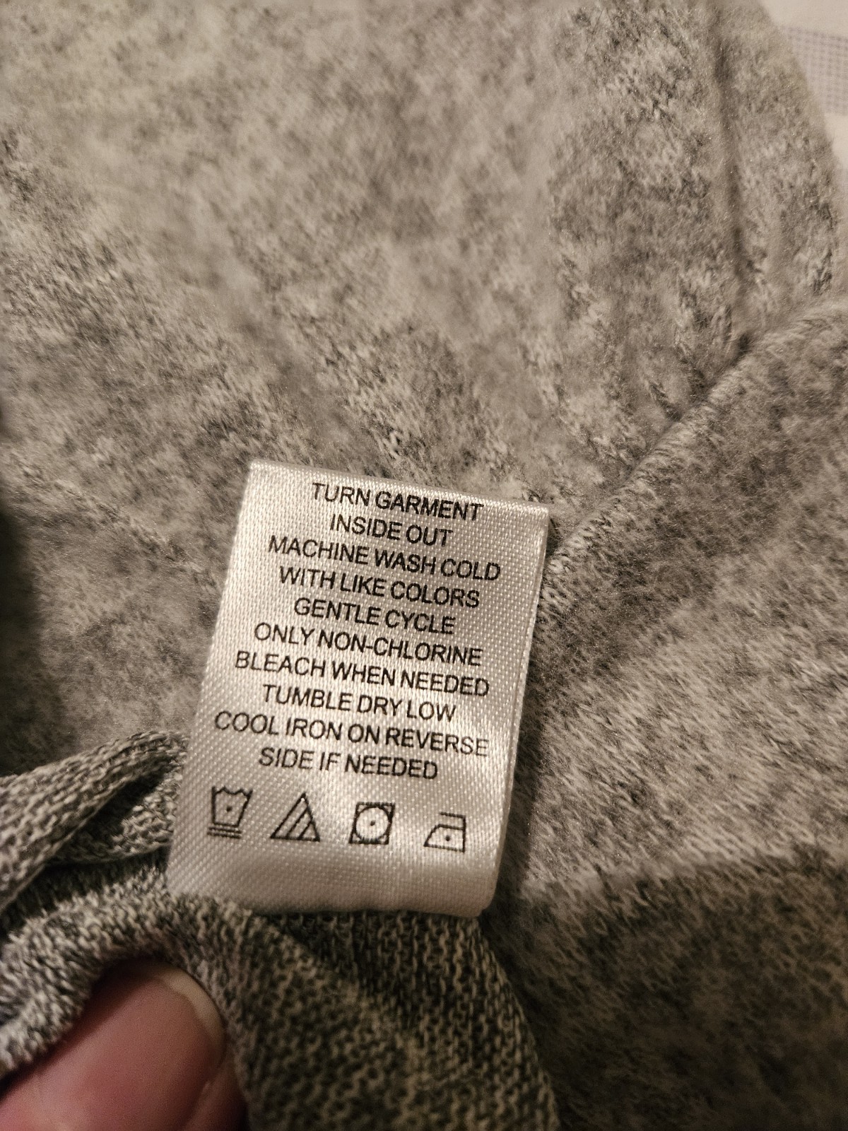 NWT Ladies Adrienne Vittadini Top Size Large Light Gray With Black