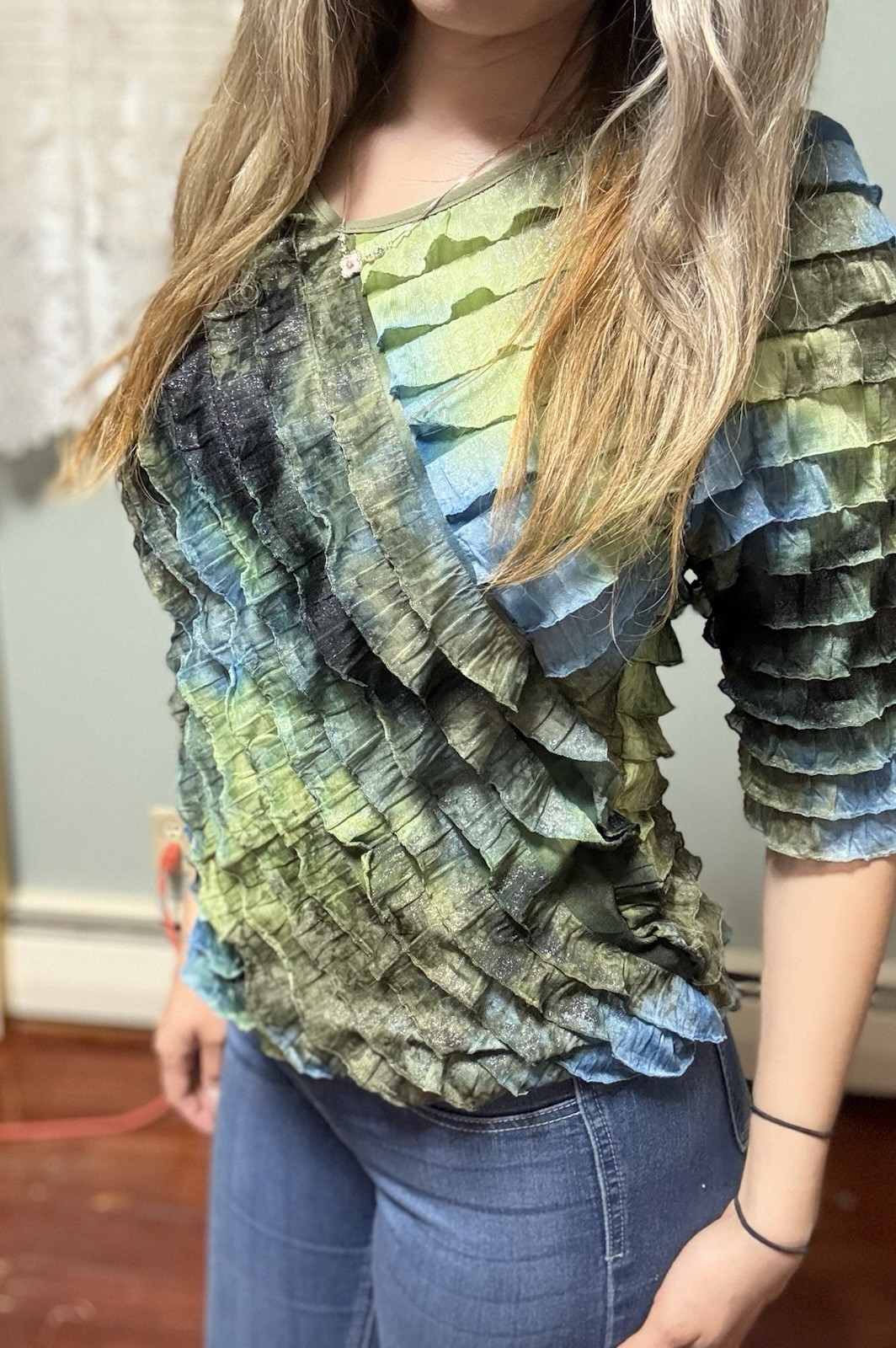 Notations Women’s M Green Blue Abstract Ruffle V-Neck 3/4 Sleeve Blouse