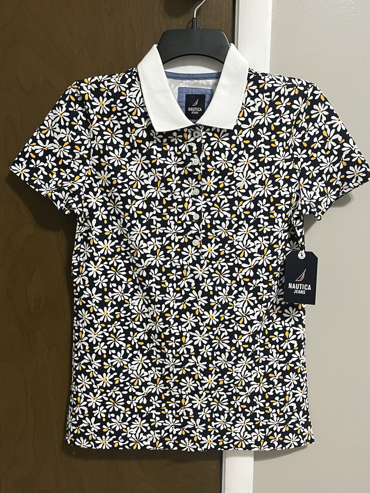 Nautica Jeans Ditsy Daisy Floral Print women’s polo shirt, NWT
