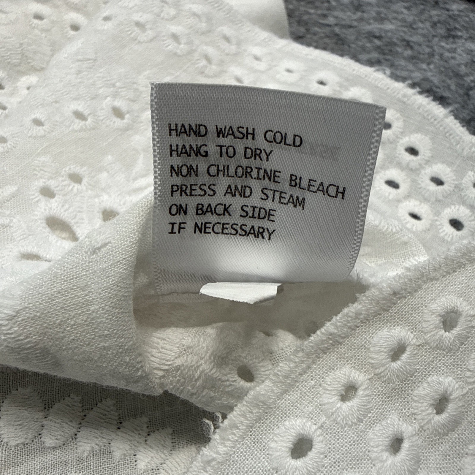 Rose and Thyme linen blend eyelet top women’s small white pleated embroidered