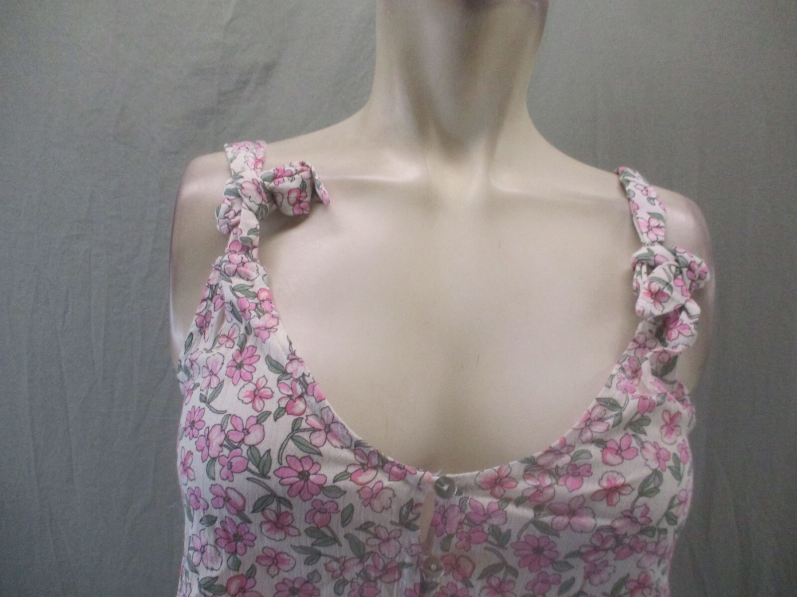 NWT Promesa Size S Womens Floral Scoop Neck Open Back Lightweight Cami Top 052