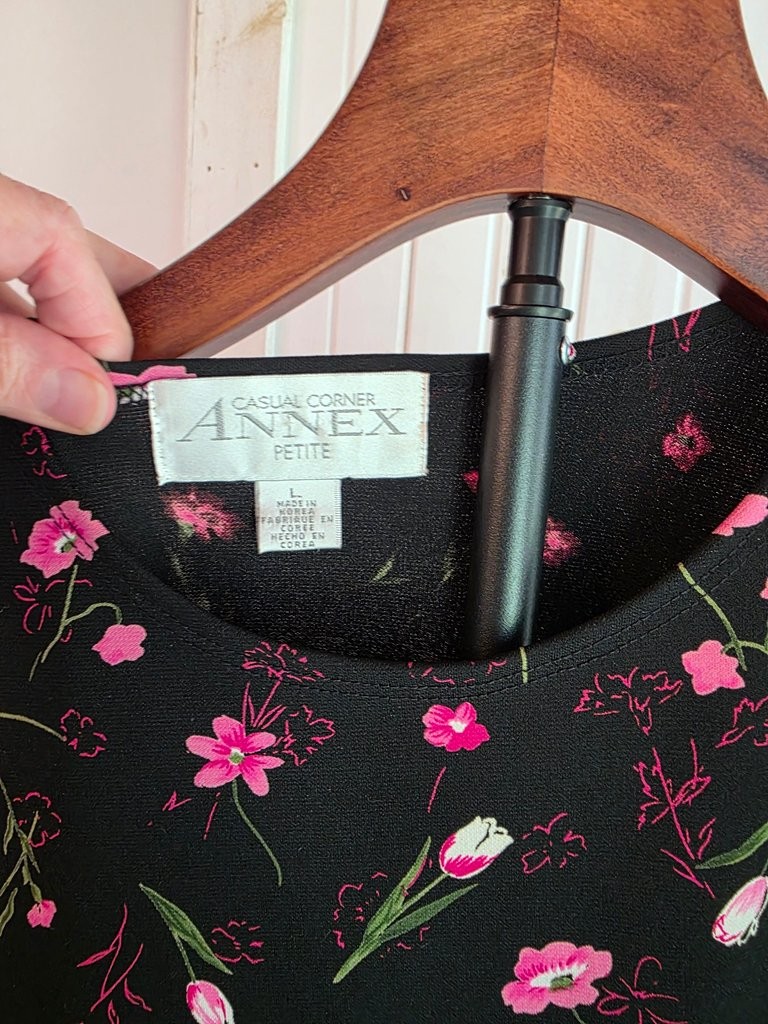 Casual Corner Annex Petite Floral Sleeveless Blouse