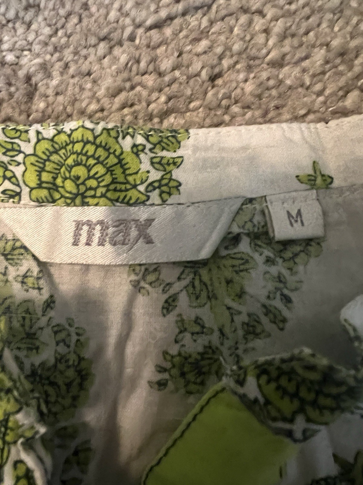 Green & White Woman’s Top Long Sleeves By Max Size Medium