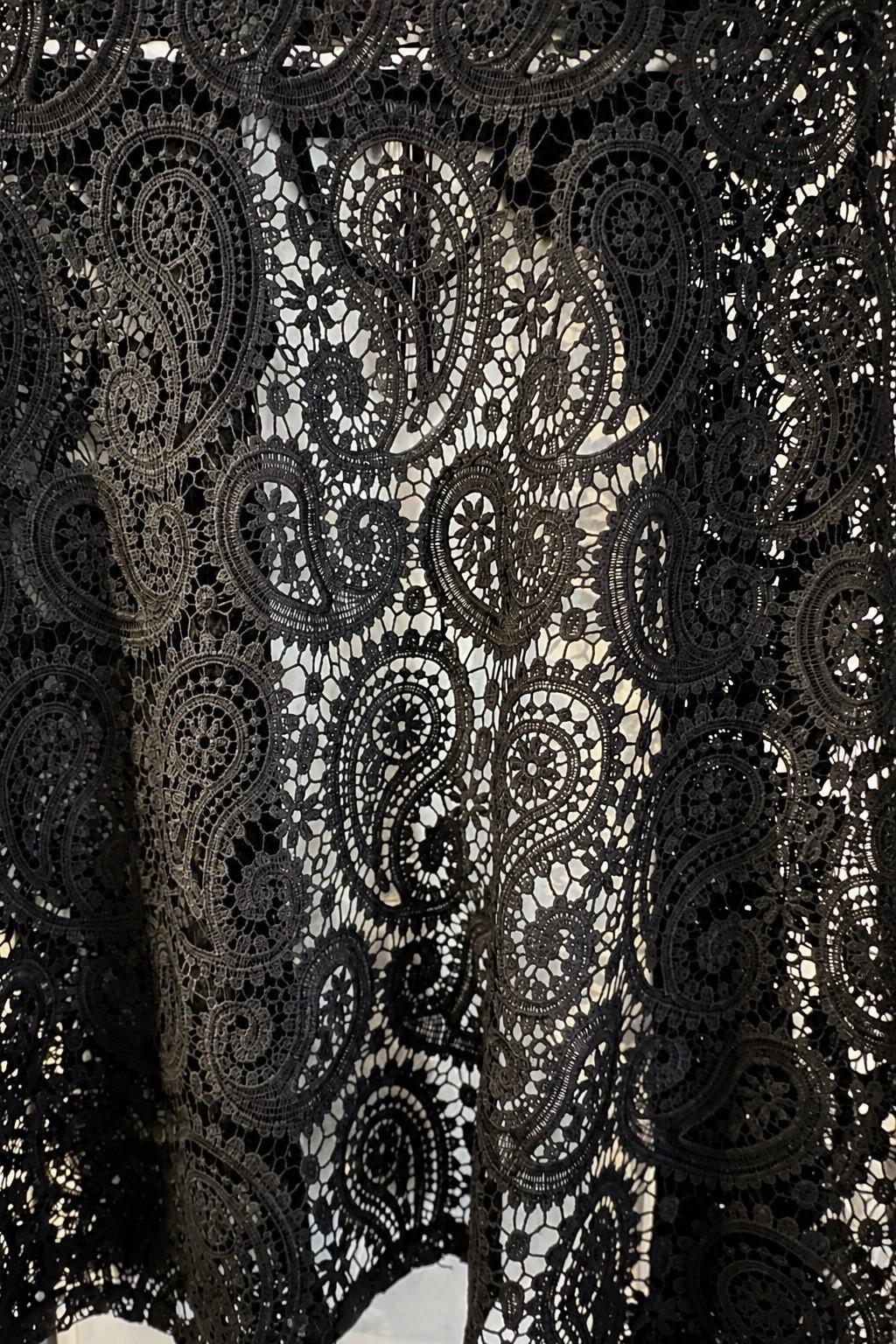 Enter NostalgiaBlack Lace Paisley Open Front Short Sleeve button Up Large