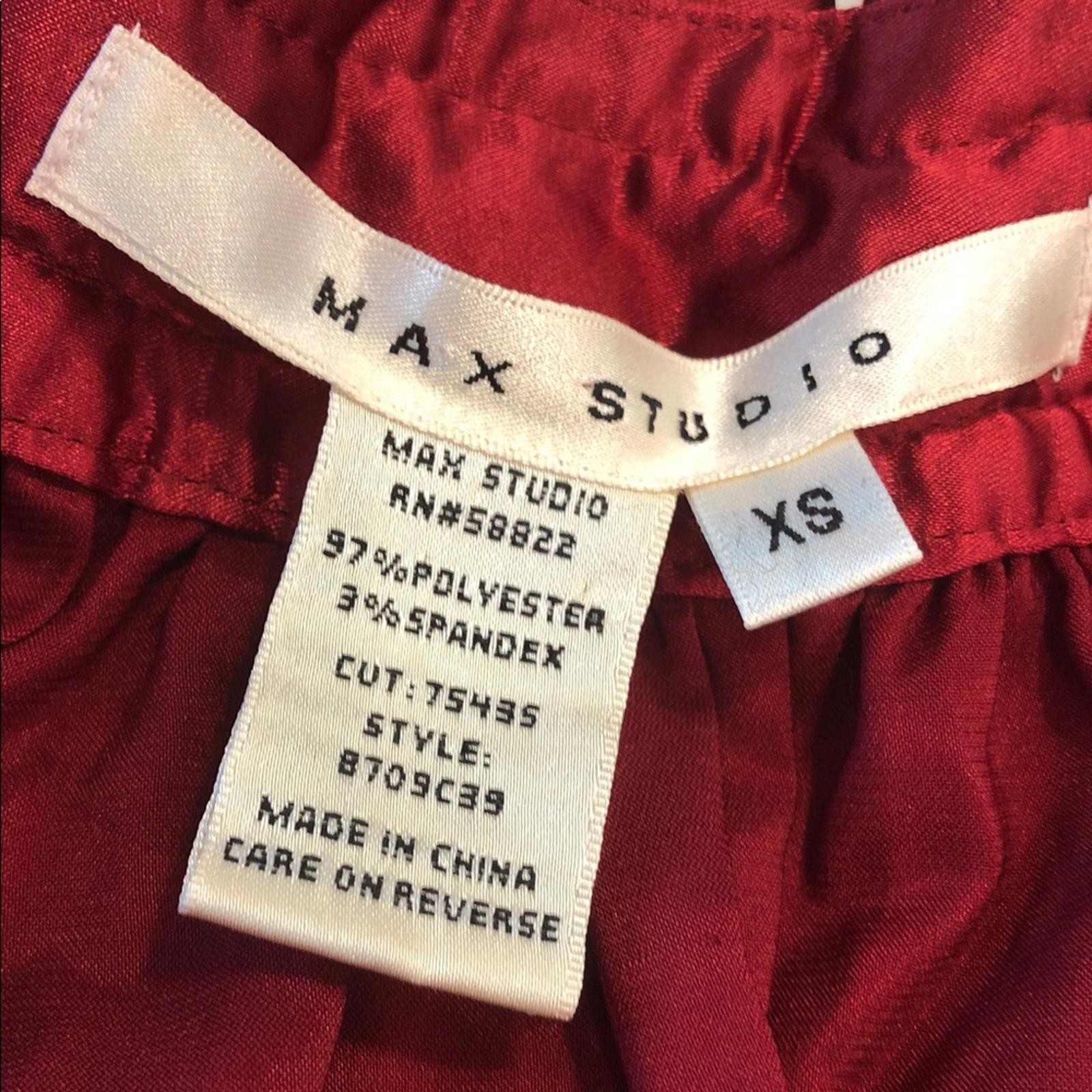 Max Studio Deep Red tank top dressy silky ruffled V neckline sexy feminine SZ XS