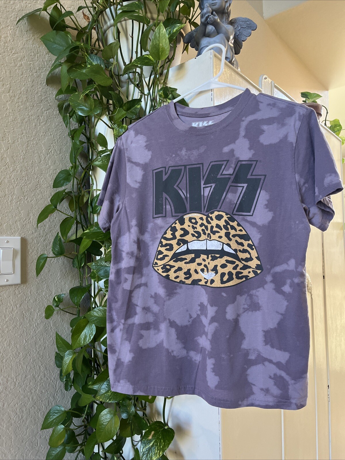 KISS Band Leopard Lips Graphic Print Tee Bleach Wash Purple Shirt M