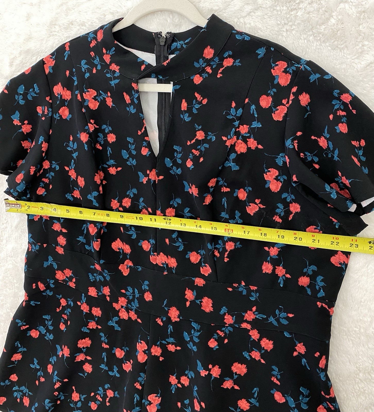 Womens Floral Flutter Sleeve Twisted Keyhole Neck Tunic Top Size 18 Stretch