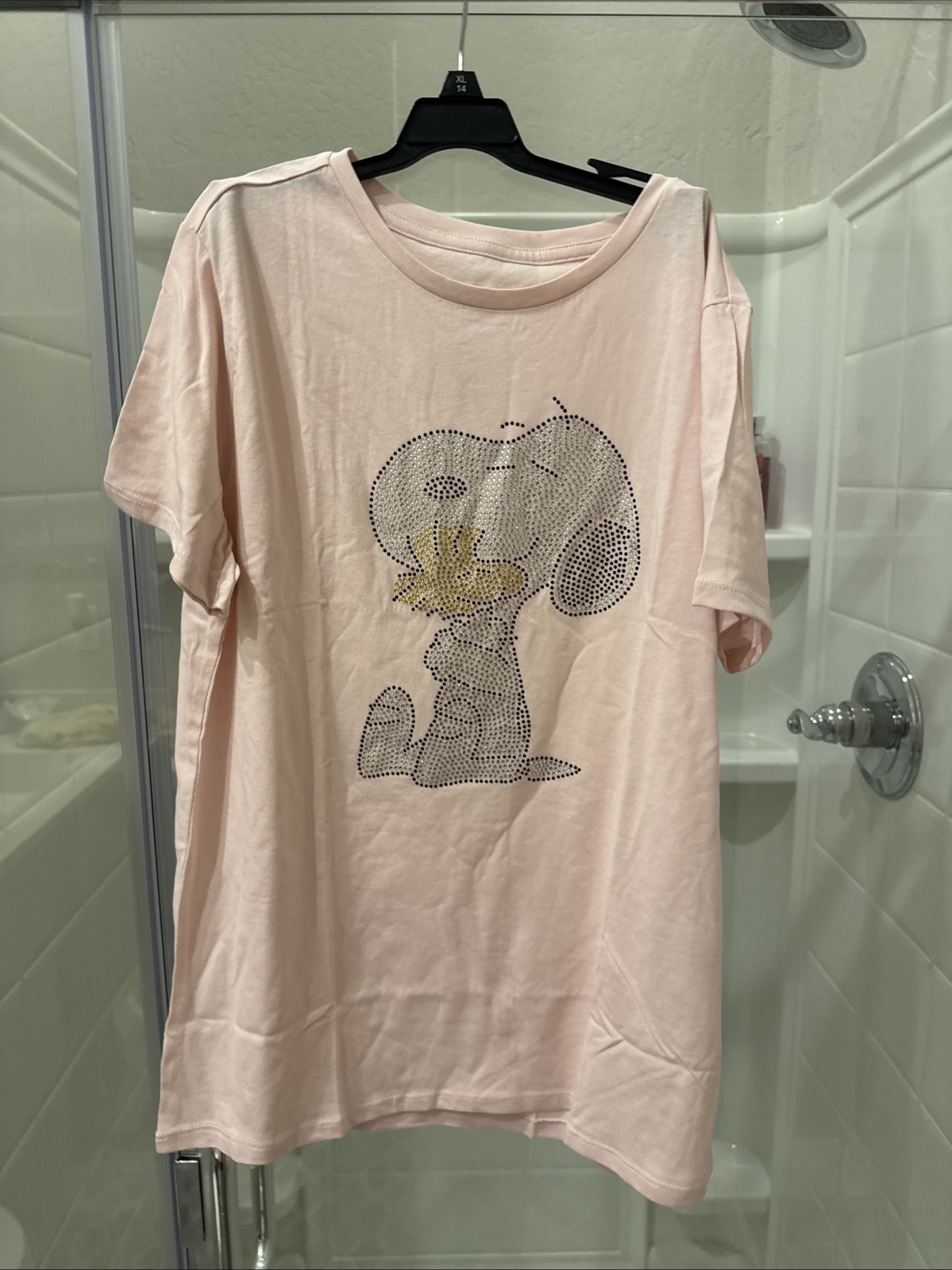 Women’s Peanuts Snoopy Pink Tshirt With Sparkly Breading Size Medium New