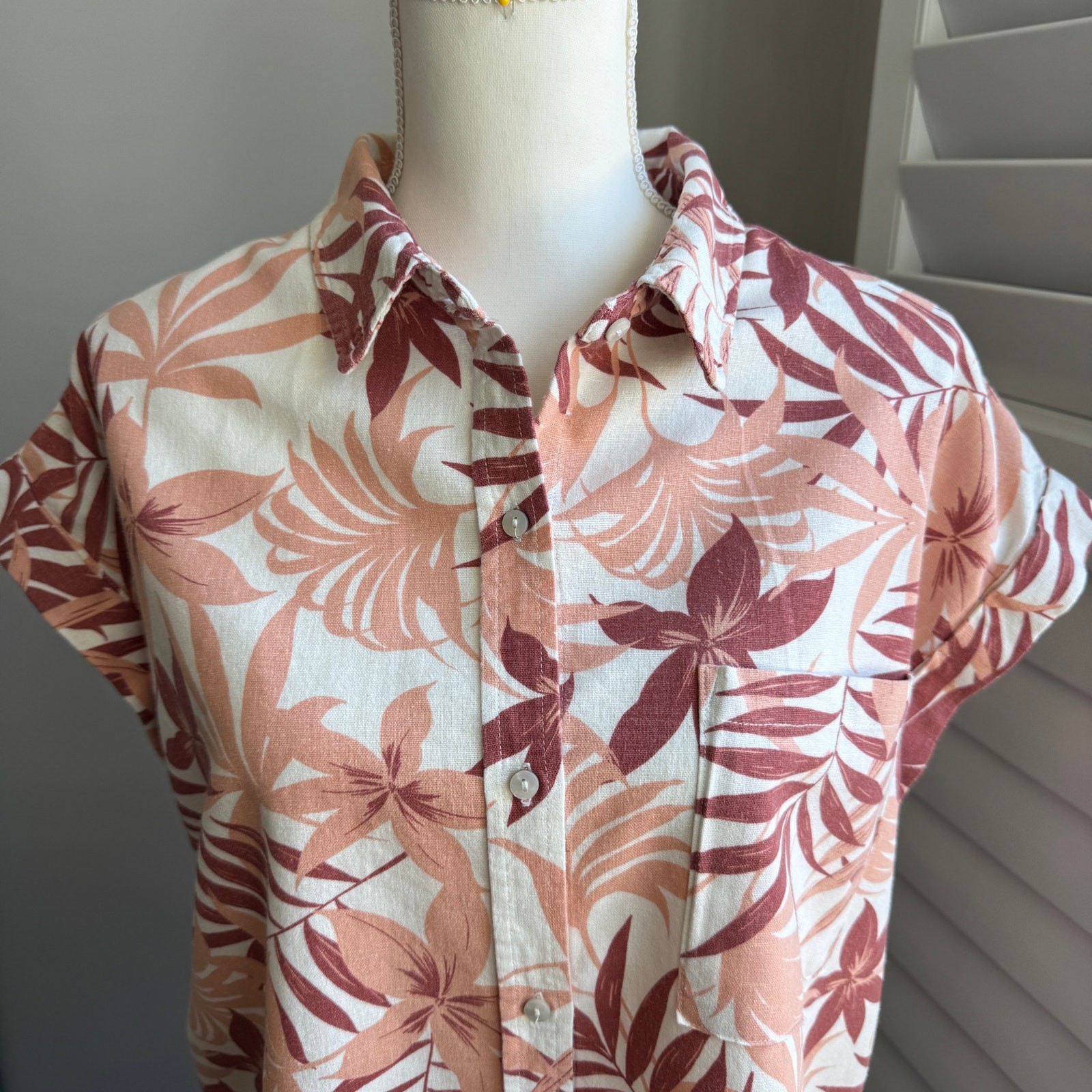 COASTAL COMFORT Top Womens L Tropical Palm Print Retro Hawaiian Surfer Vibe
