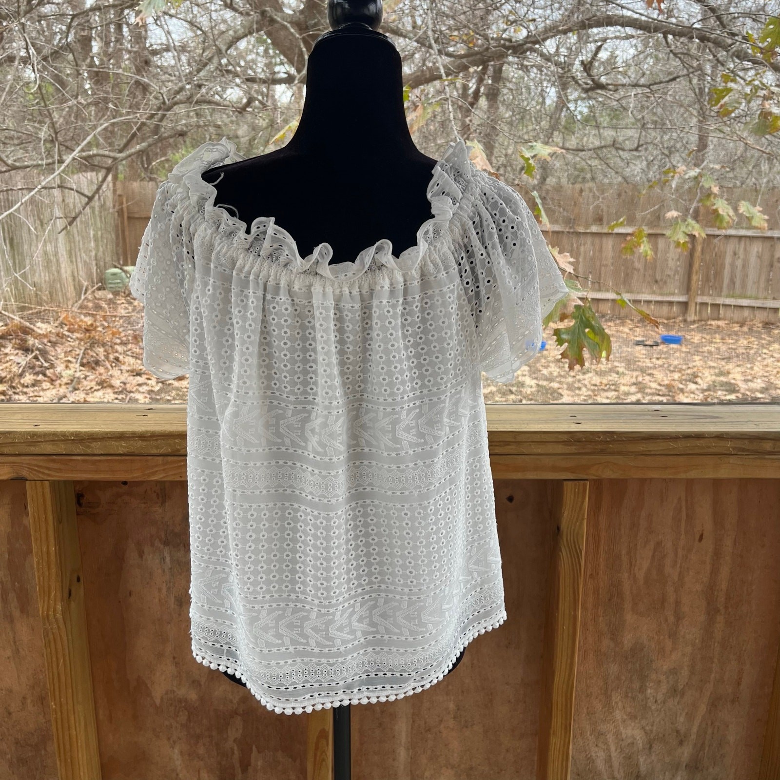 A Loves A Women’s White Eyelet Short Sleeve Top Size M