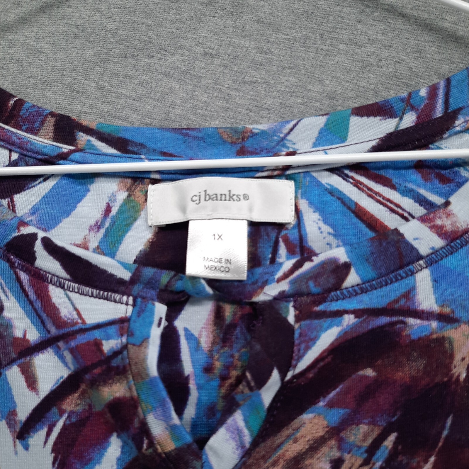 CJ Banks Top Womens 1X Blue Abstract Sleeveless Keyhole Neck Stretch Jersey