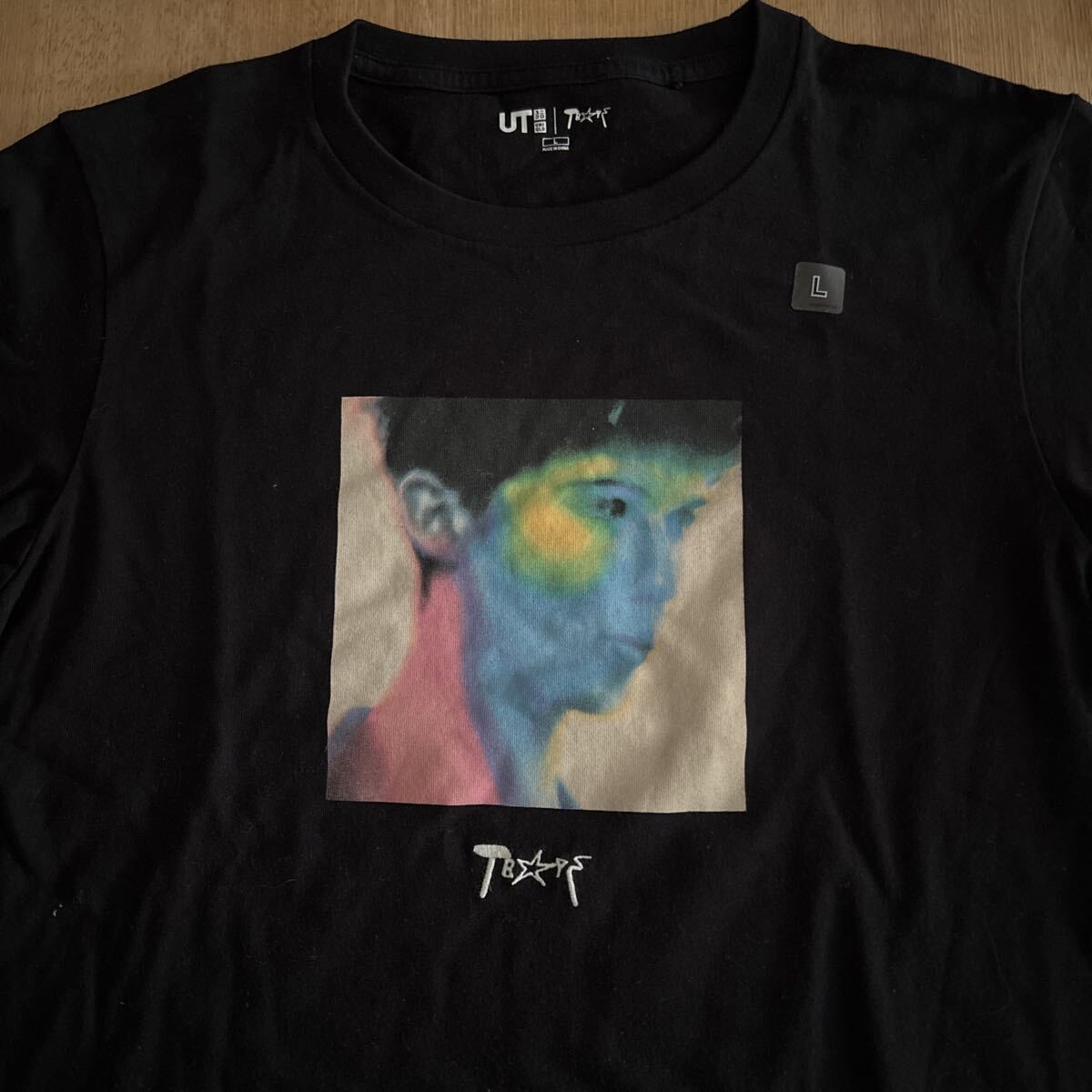 UNIQLO UT T Shirt Size L Black Art Print UNIQLO Troy Shivan