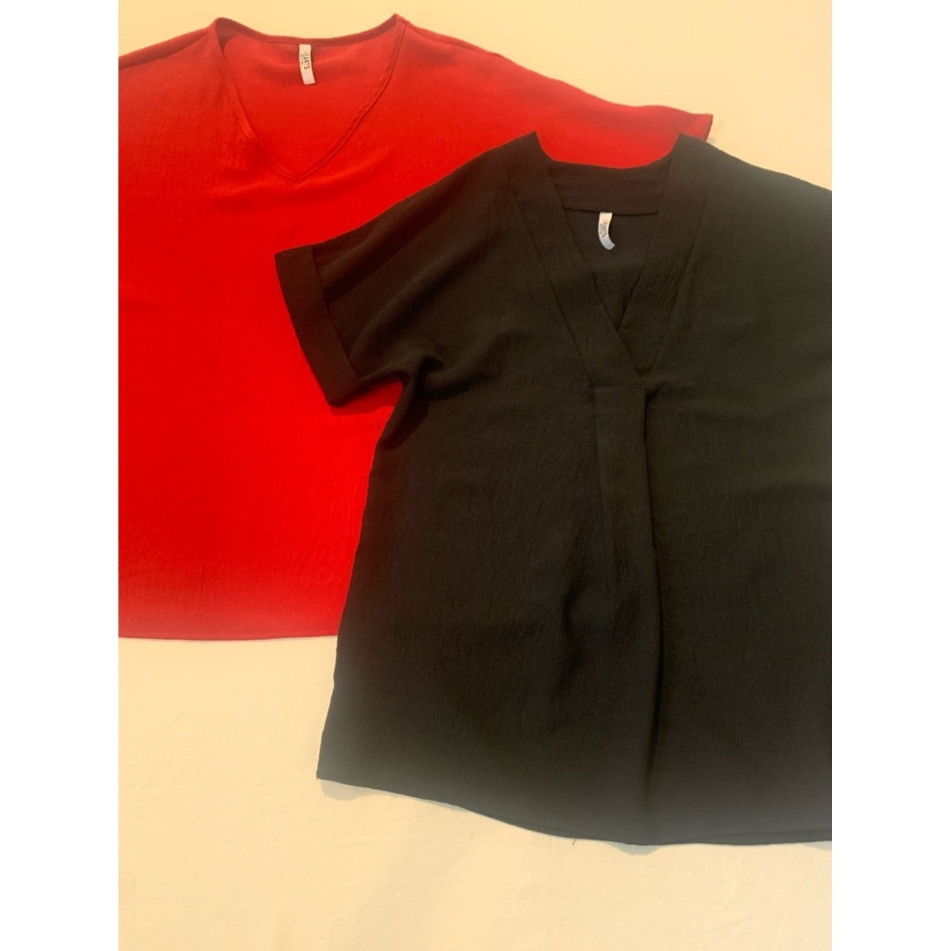 2 Hearts Womens Blouse Top Bundle (2) GUC M/L Black and Red Rayon Poly