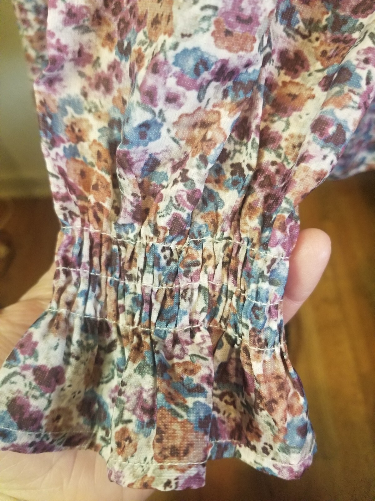 Davi & Dani Blouse Large Multi Purple Floral LSlvs Elastic Ruffle Cuff Lace Trim