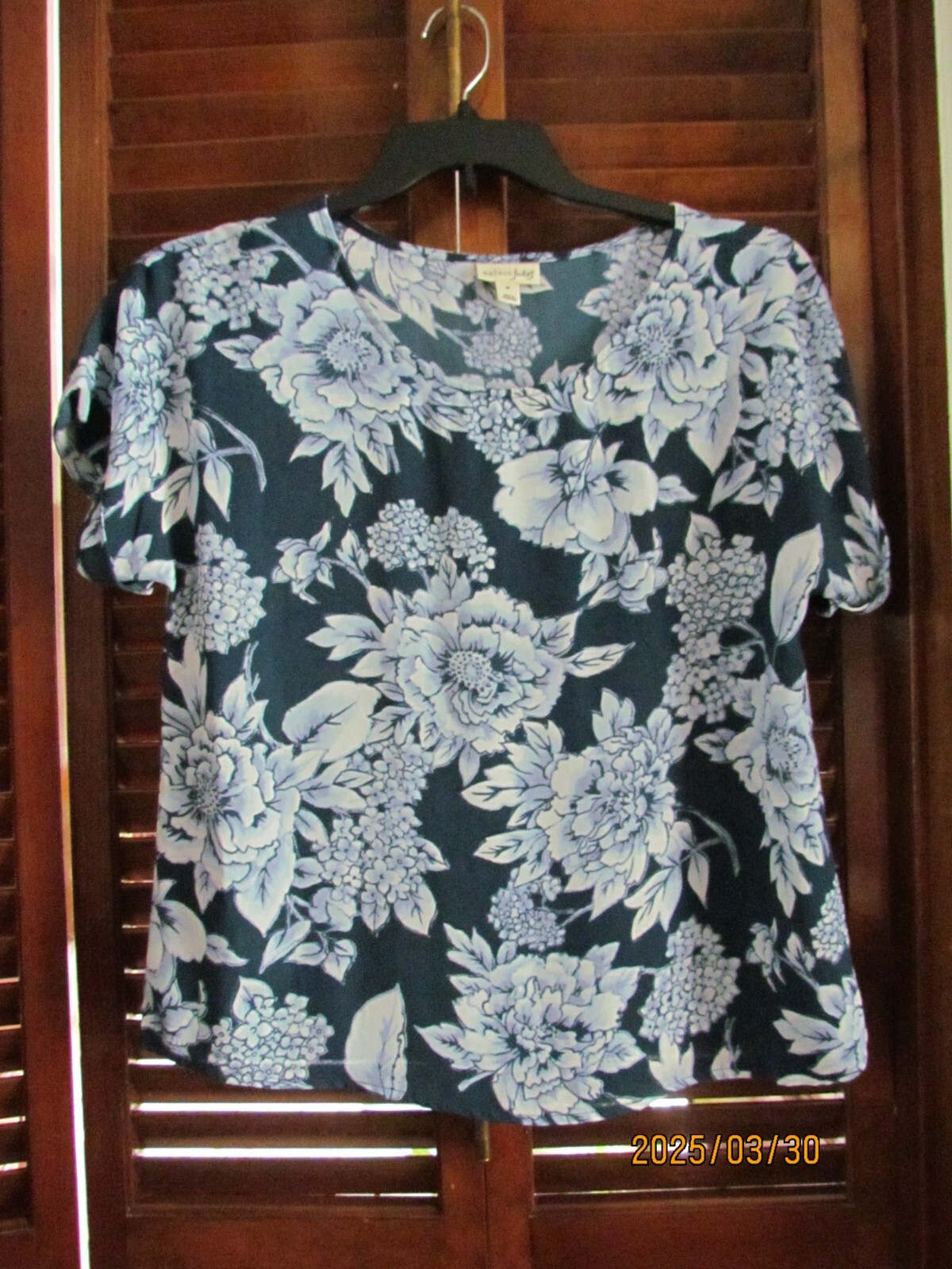 Maison Jules EUC Women’s Blue Floral-Print 100% Polyester Top Size Medium EUC
