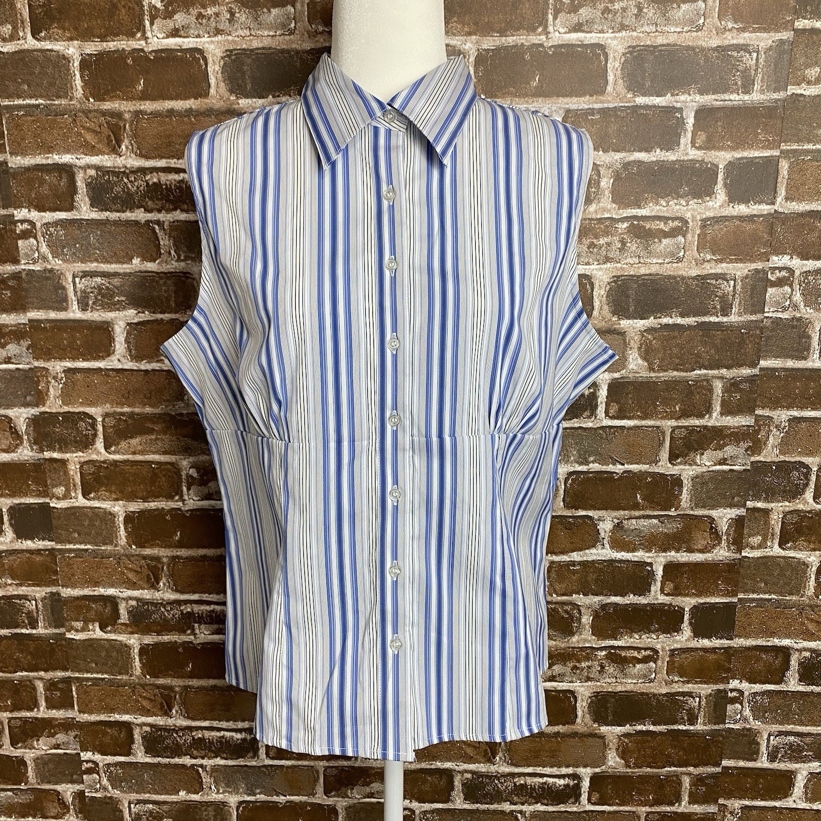 DCC Missy Womens Sleeveless Button Up Top Size XL Blue Pinstriped Casual Office