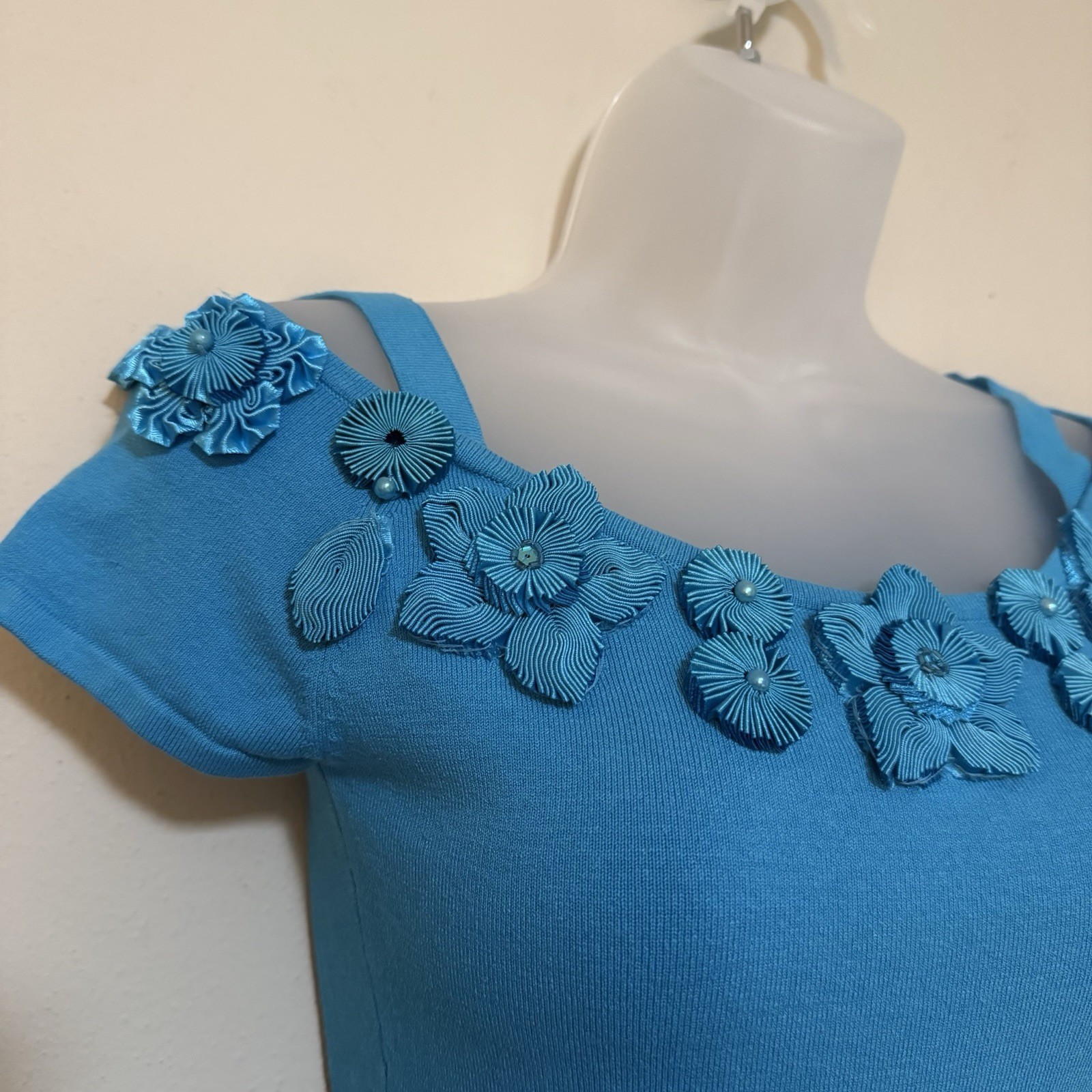Rare ASO Gabrielle Solis Blue Cache Flower Appliqué Short Sleeve Blouse Size XS