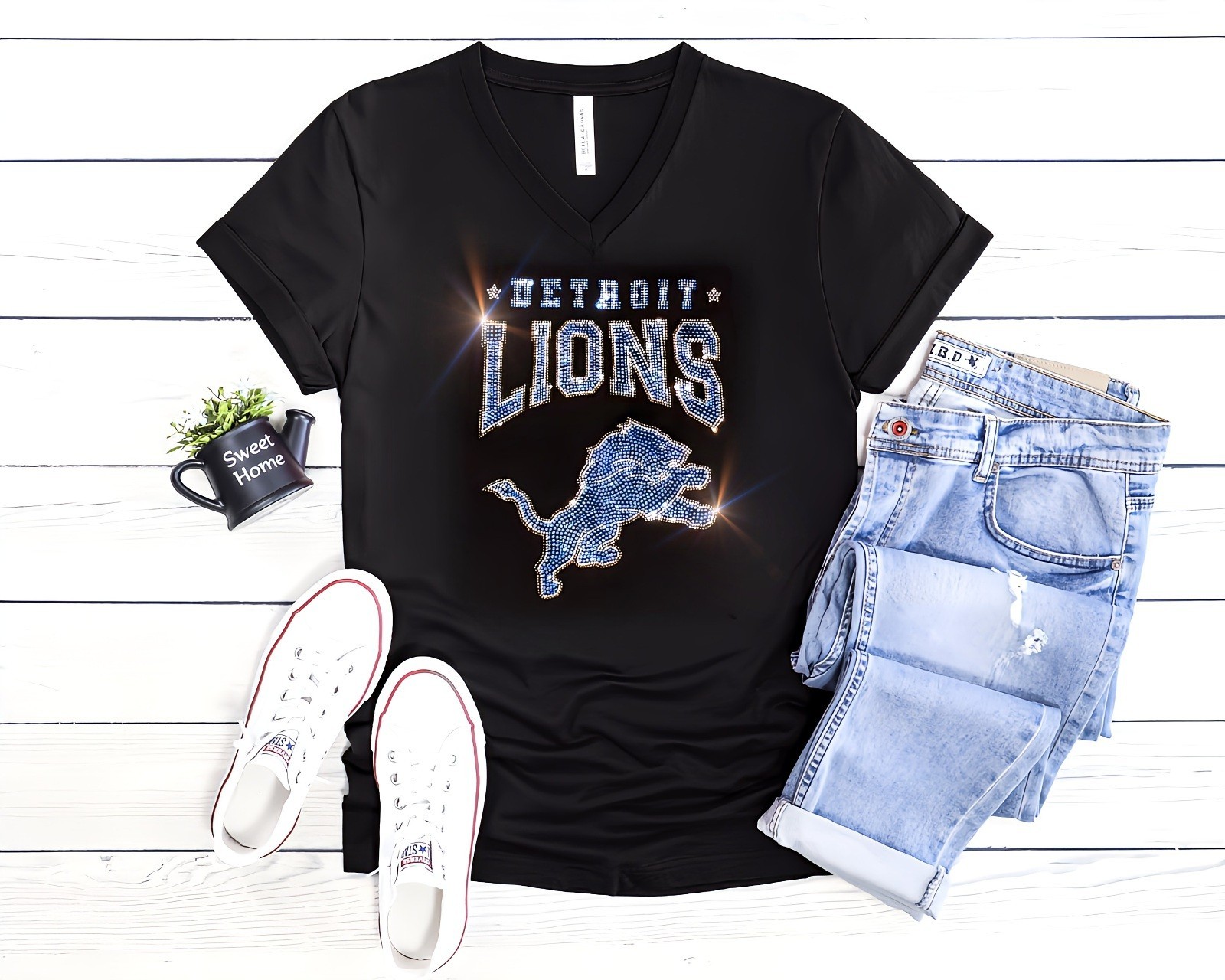 Detroit Lions UNISEX New Crewneck or VNeck Bling Tshirt for Women Sm -4X