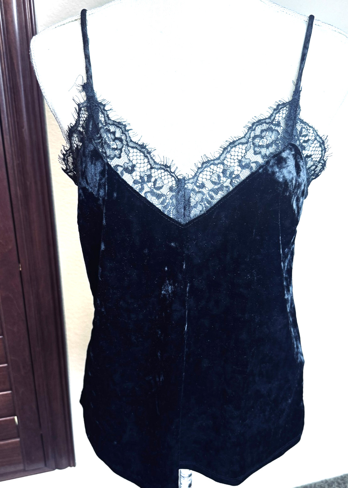 Forever 21 Black Velvet Camisole Adjustable Strap Lace Trim Whimsigoth Size M