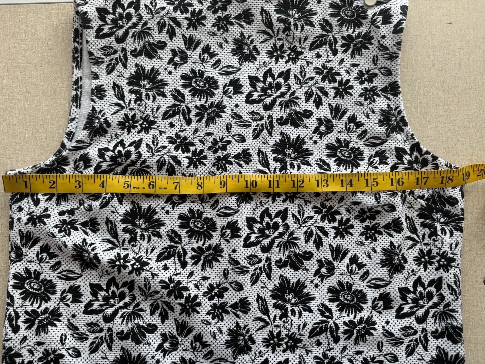 Talbots black & white floral dot print button detail funnel neck top size medium