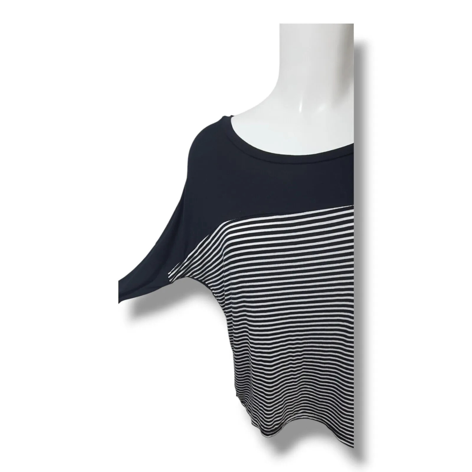 Heart Hips Rayon Spandex Black White High Low Boxy Top M