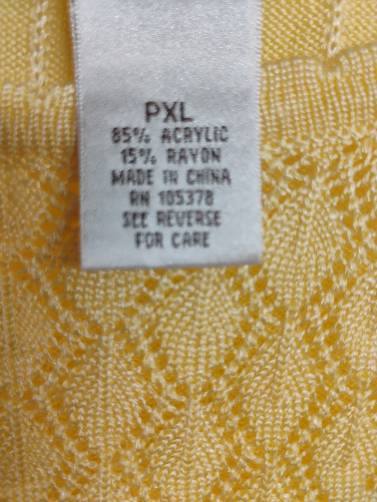 Women’s Drapers and Damons Lightweight Yellow Sweater Size PXL with Round Neck